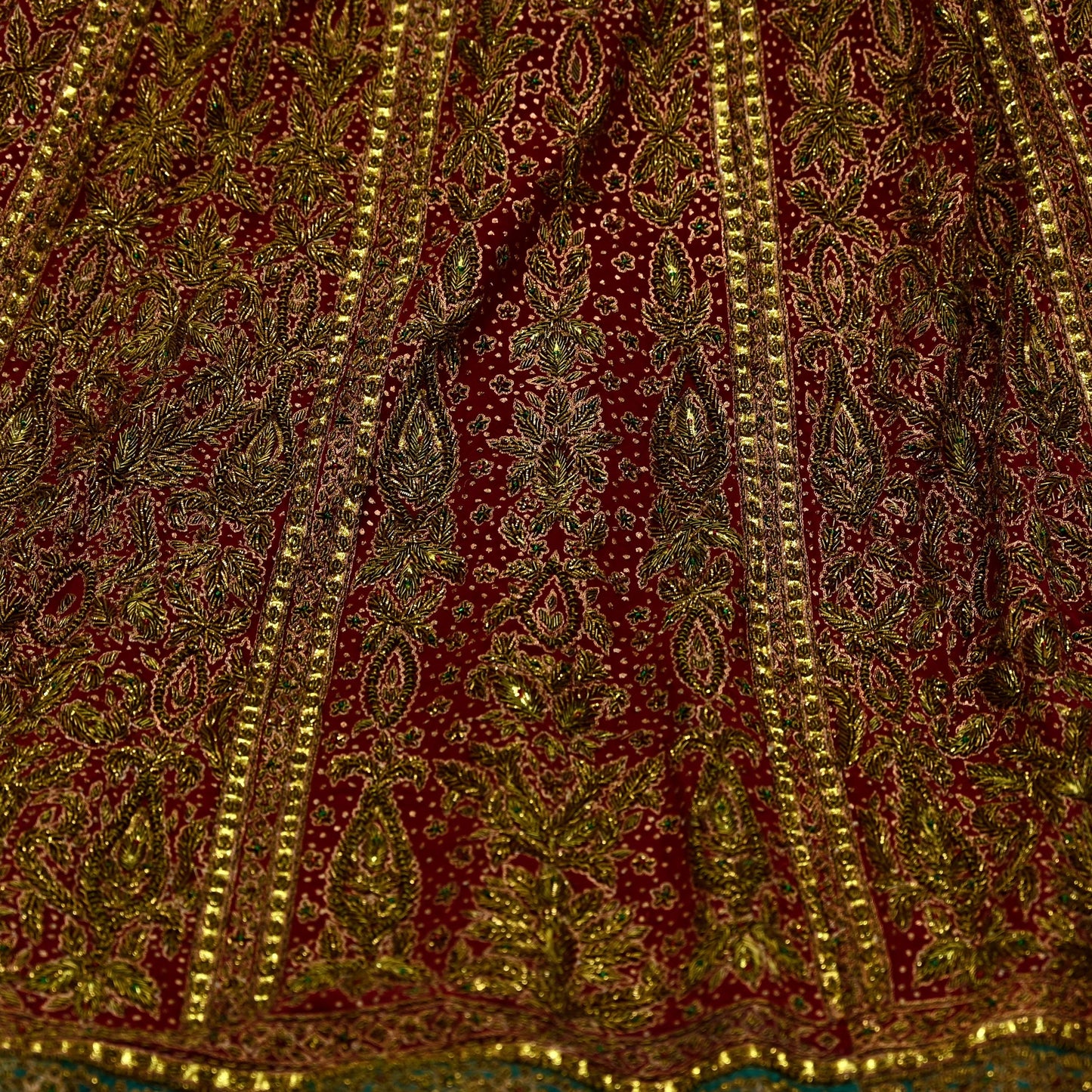 Indian Pre-owned Maroon Pure Silk Hand Embroidered Ritu Kumar Designer Lehenga/Skirt Ethnic Bollywood Party Wear