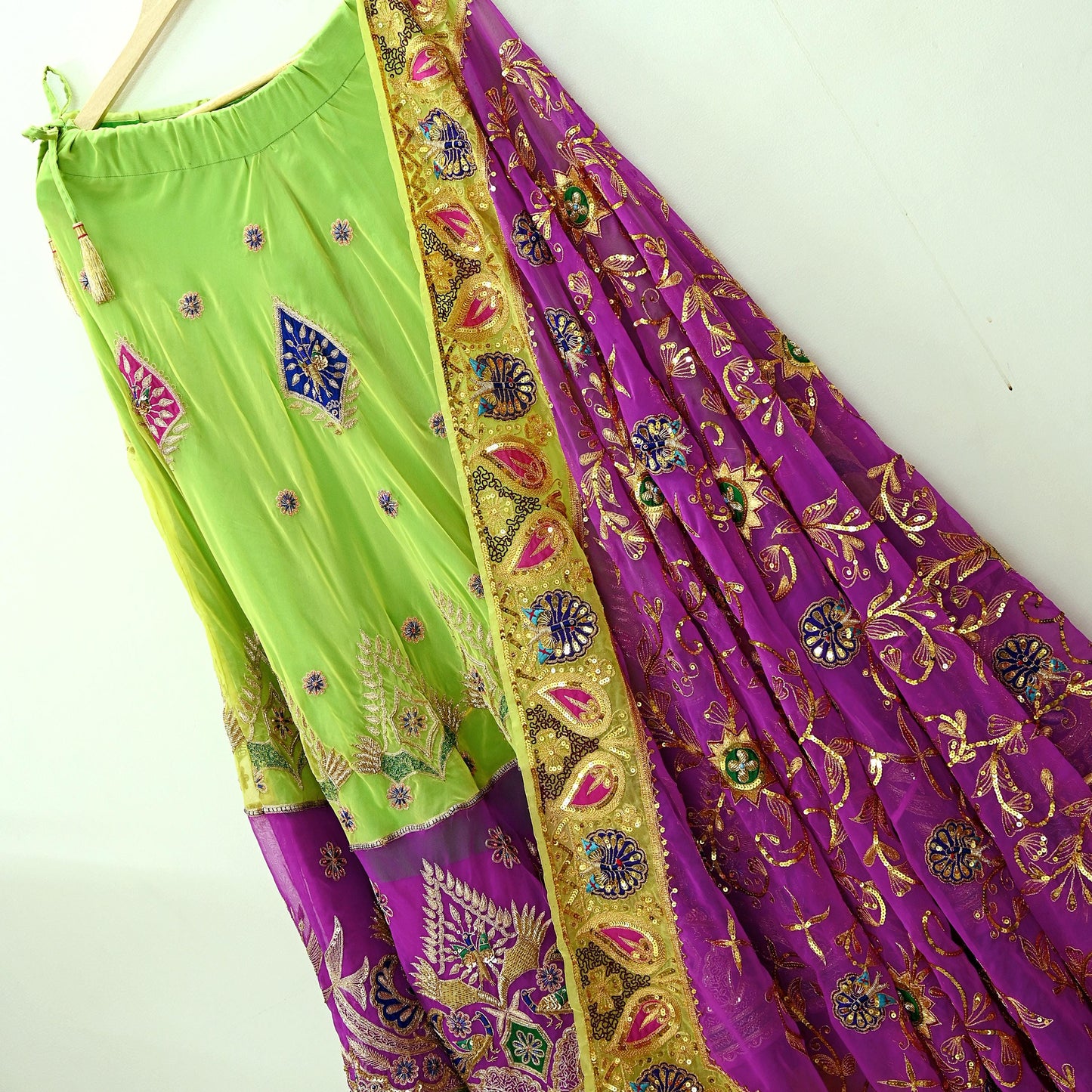 Indian Vintage Magenta & Green American Georgette Hand Embroidered Rajputi Phoshak Lehenga/Dupatta 2pcs Set Bridal Party Wear Peacock Design