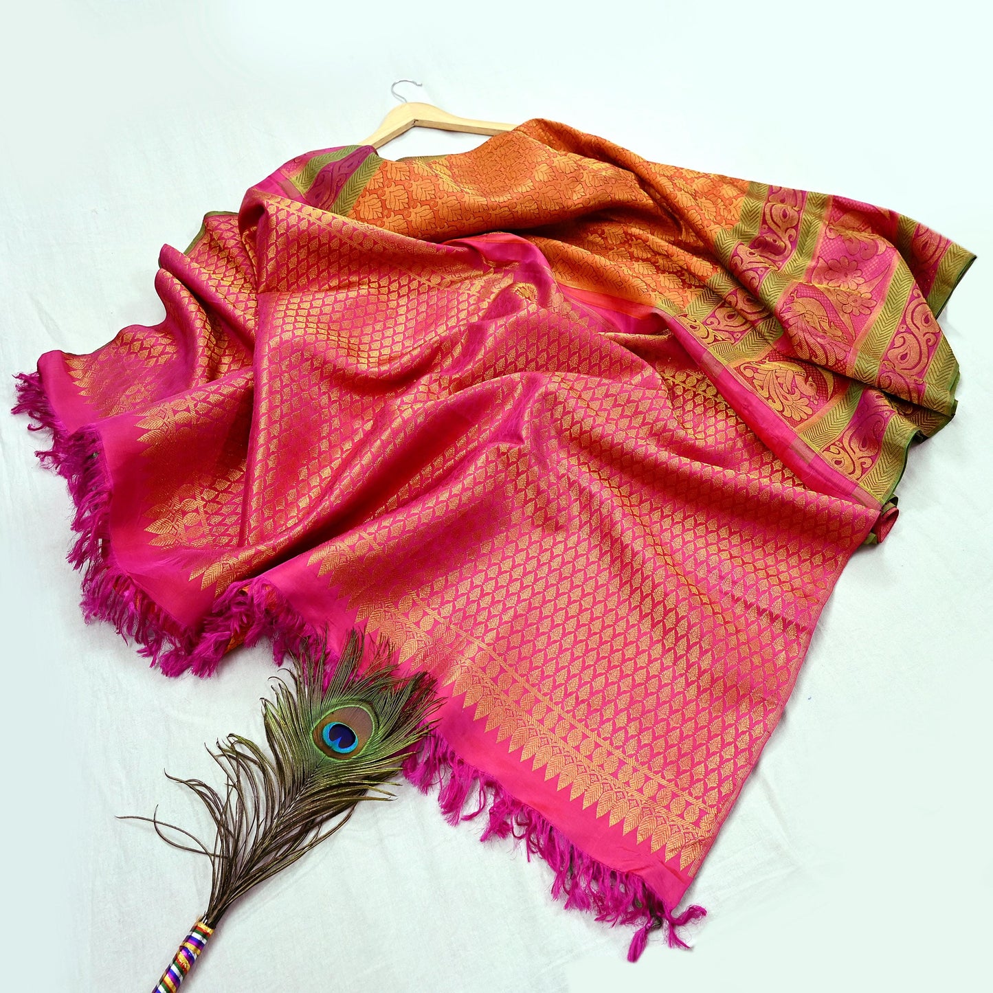 Indian Vintage Heavy Rani Pink Hand woven Kanjivaram Saree 100% Pure Silk Sari Metallic Golden Zari 5Yd Floral Crafting Dress making Fringes