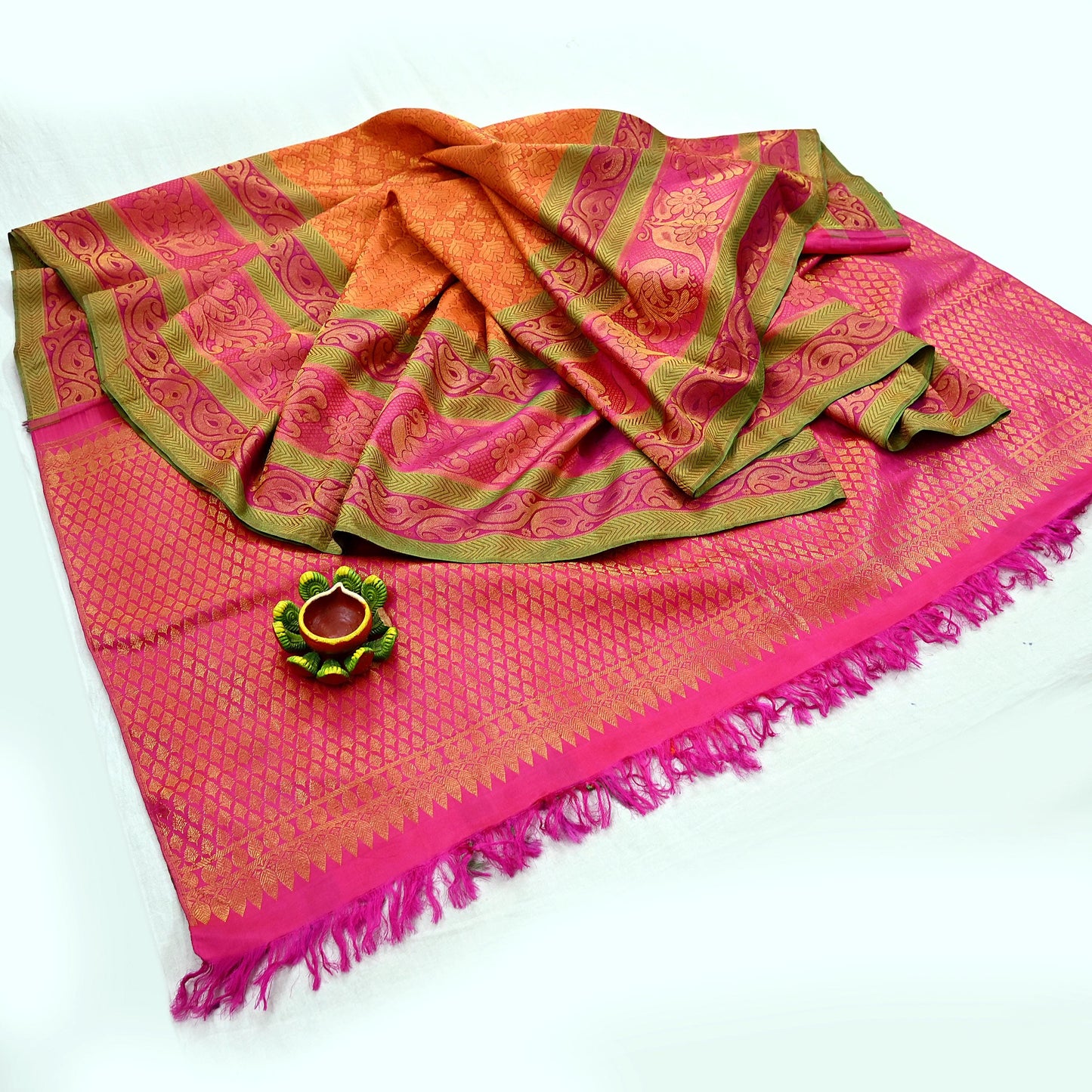 Indian Vintage Heavy Rani Pink Hand woven Kanjivaram Saree 100% Pure Silk Sari Metallic Golden Zari 5Yd Floral Crafting Dress making Fringes