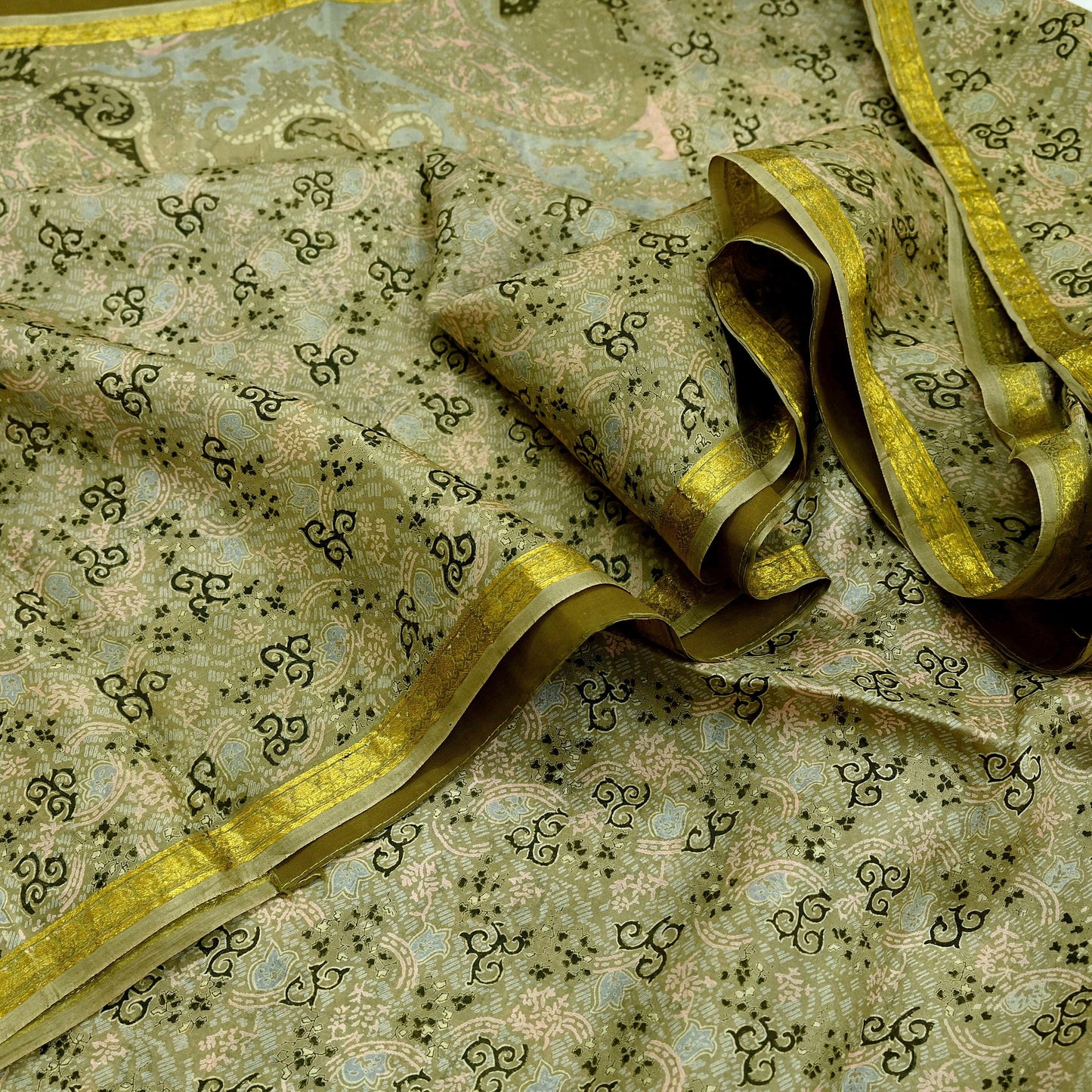 Indian Vintage Sari Green Pure Silk Printed Sarees 6yd Sewing Craft Fabric Dress Making  Soft Floral Wrap Upcycle Used Quilting Crafting
