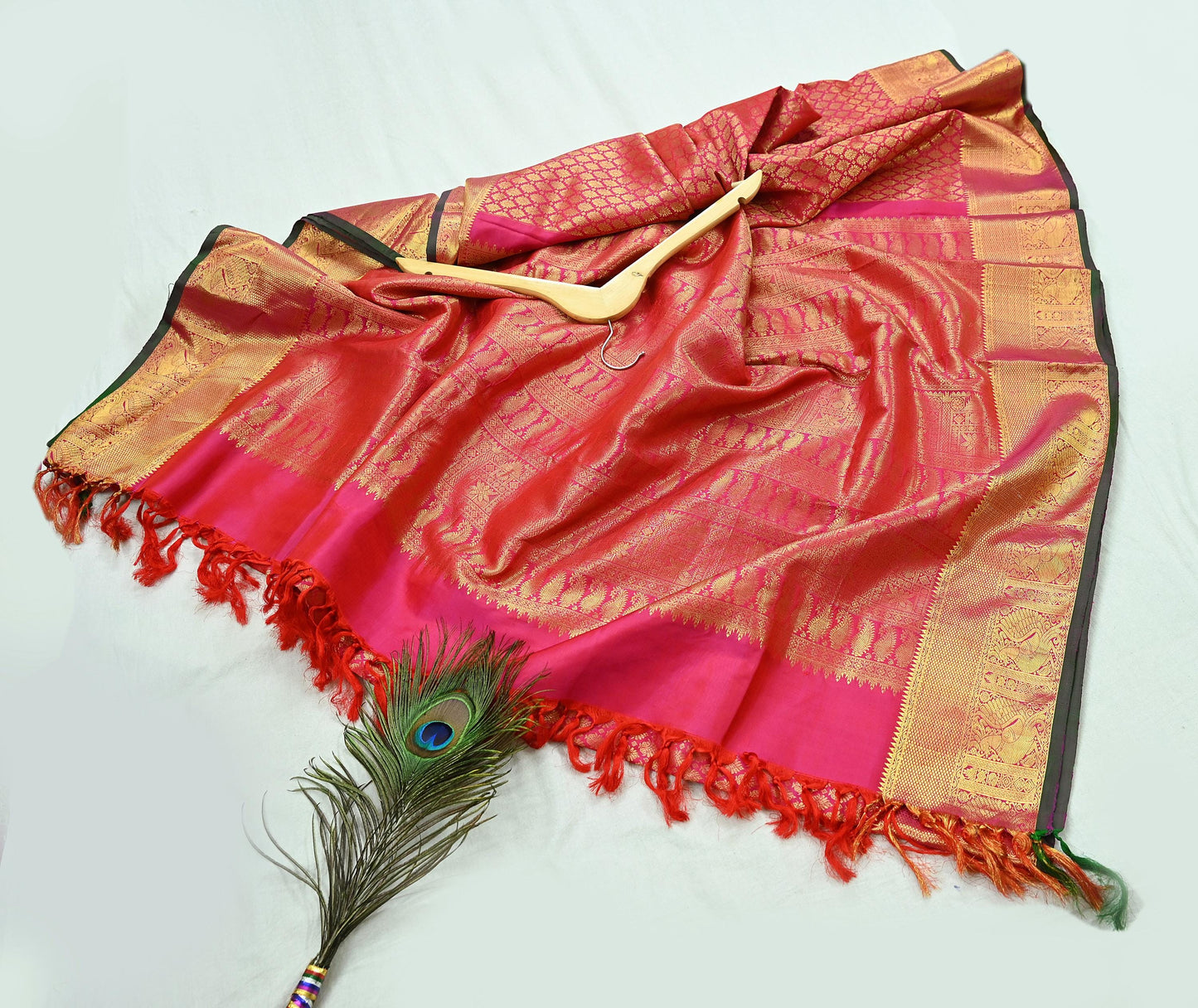 Indian Vintage Heavy Rani Pink Hand woven Kanjivaram Saree 100% Pure Silk Sari Metallic Golden Zari 5Yd Floral Crafting Dress making Fringes