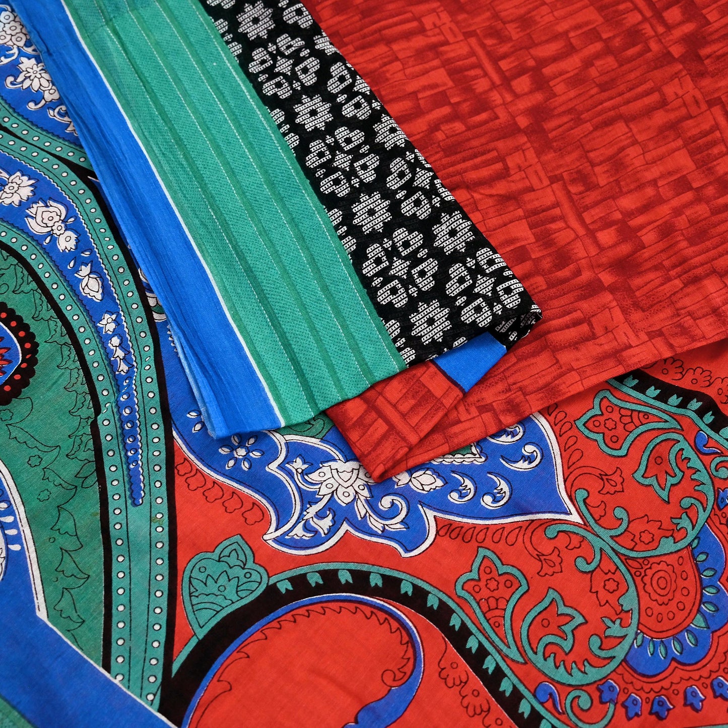 Indian Vintage Sari Red & Blue Printed 100% Pure Cotton Saree Craft Fabric 5Yard Sewing Sarong Wrap Boho Floral