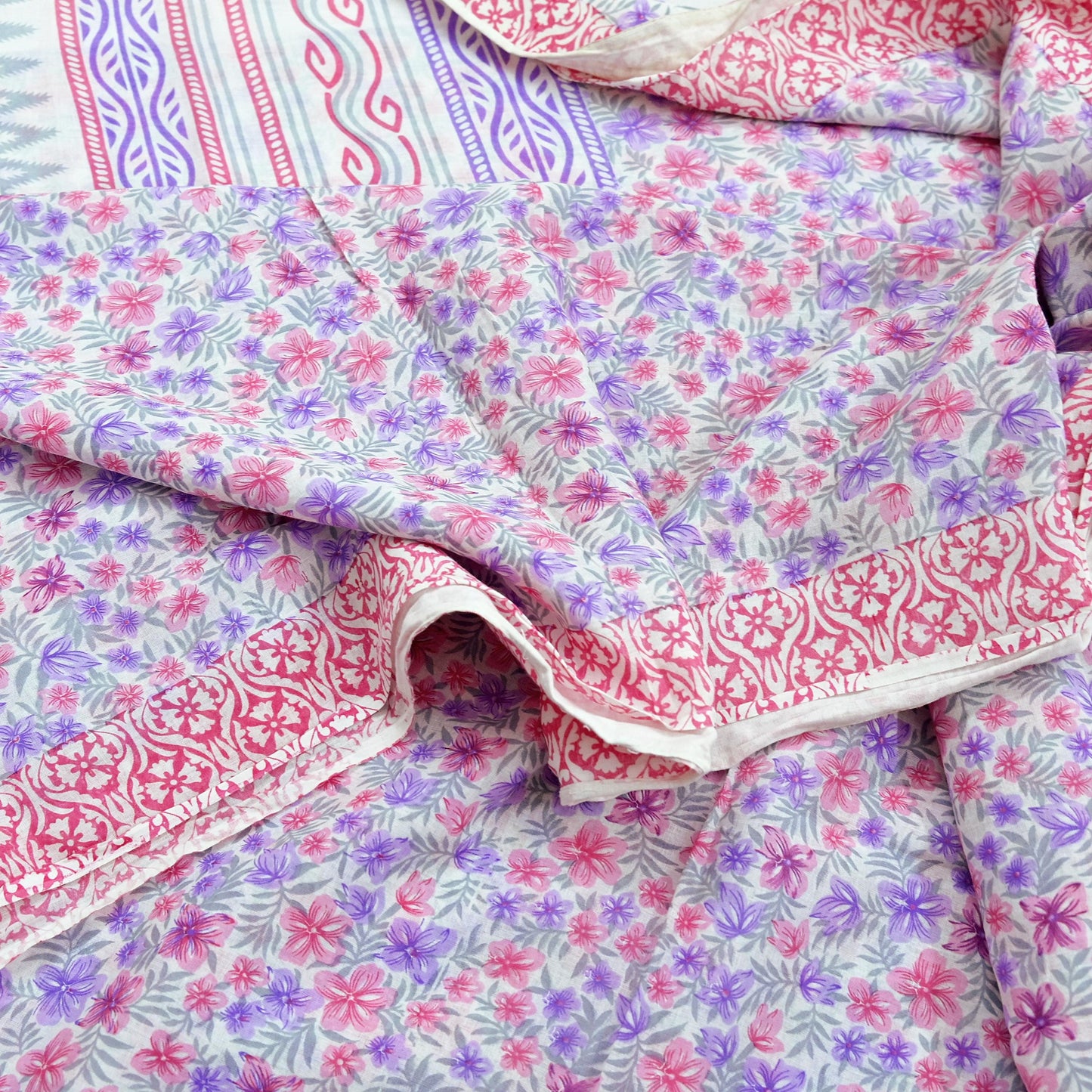 Indian Vintage Sari White & Pink Printed Pure Cotton Sarees Craft Fabric 5Yd Sewing Sarong Wrap Boho Floral Quilting Dress making