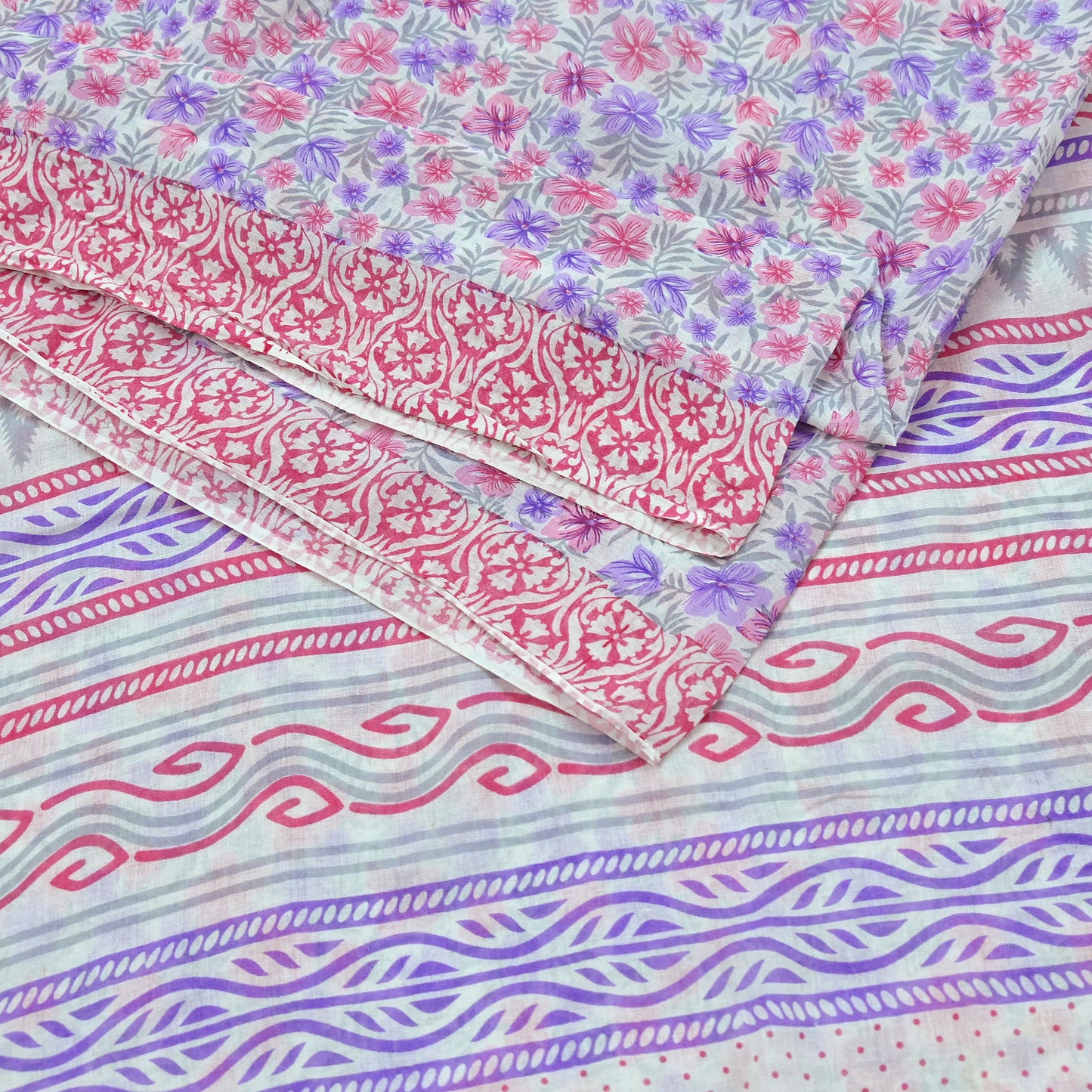 Indian Vintage Sari White & Pink Printed Pure Cotton Sarees Craft Fabric 5Yd Sewing Sarong Wrap Boho Floral Quilting Dress making