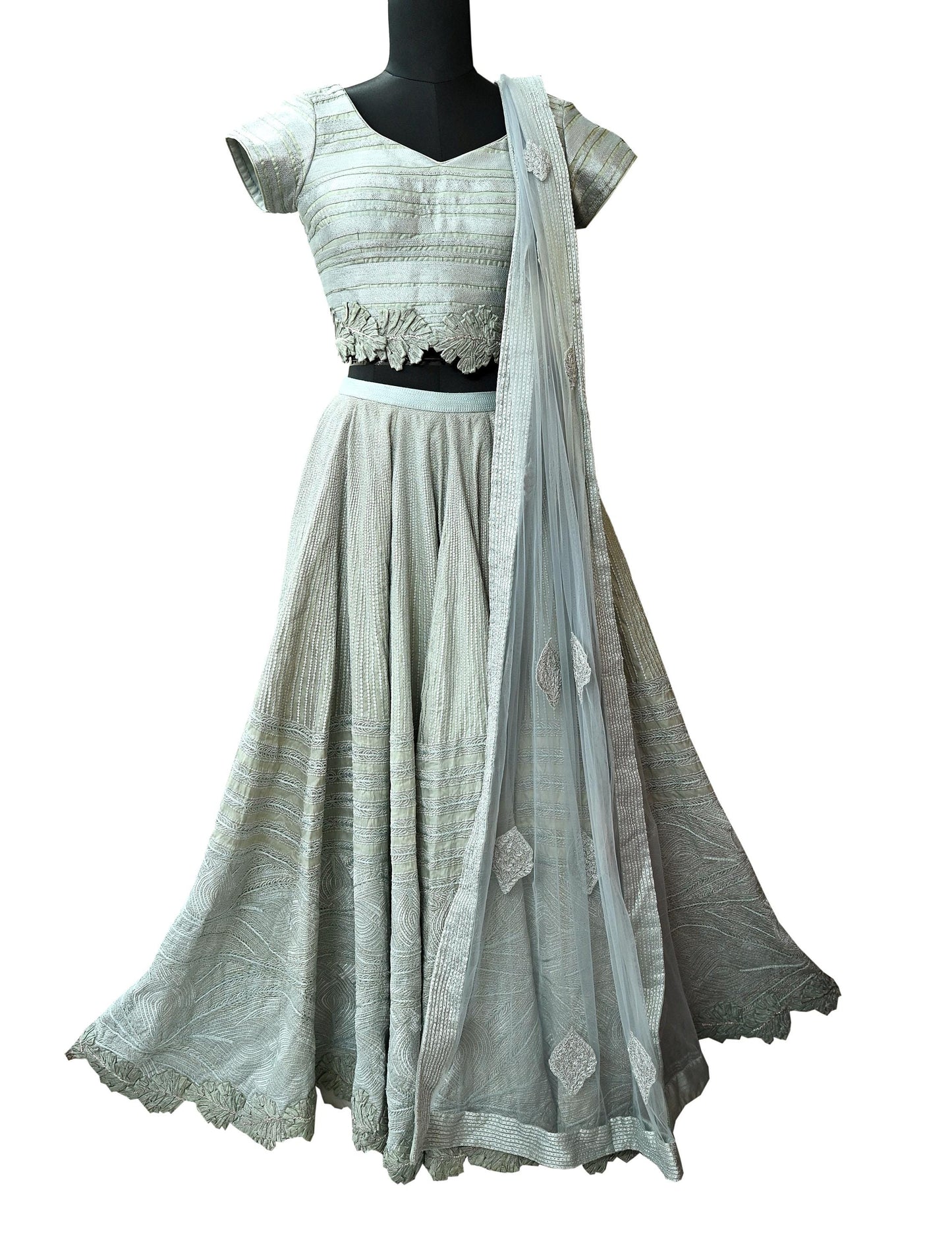 Pre-owned Heavy Green Gray Chanderi Silk/Net Hand Embroidered Lehenga 3pcs Set By Designer Shantanu & Nikhil Bridal Wear Padded Blouse