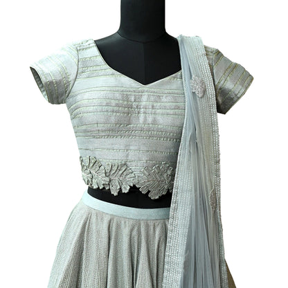 Pre-owned Heavy Green Gray Chanderi Silk/Net Hand Embroidered Lehenga 3pcs Set By Designer Shantanu & Nikhil Bridal Wear Padded Blouse