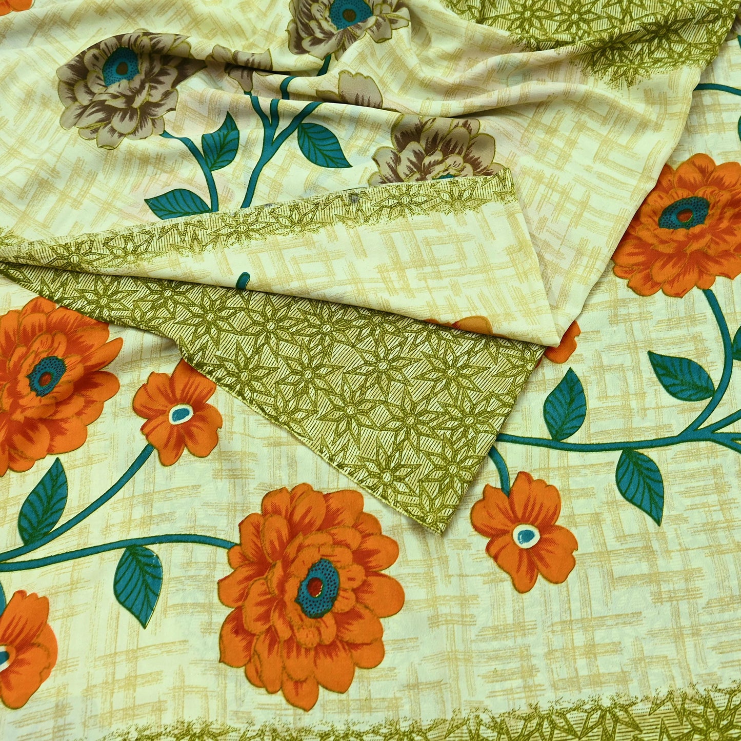 Indian Vintage Saree Ivory & Green Moss Crepe Digital Printed Sari Fabric 6yd Sewing Soft Craft Fabric Dressmaking Dress Designing Quilting