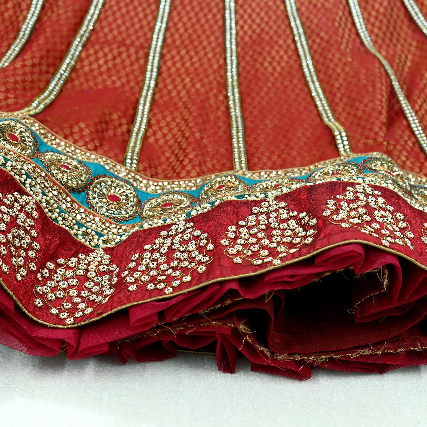 Indian Heavy Wedding red & green Net Hand Embroidered Lehenga/Skirt Designer By Anamika Khanna Bridal Wear Zardozi/ Dabka Bollywood skirt