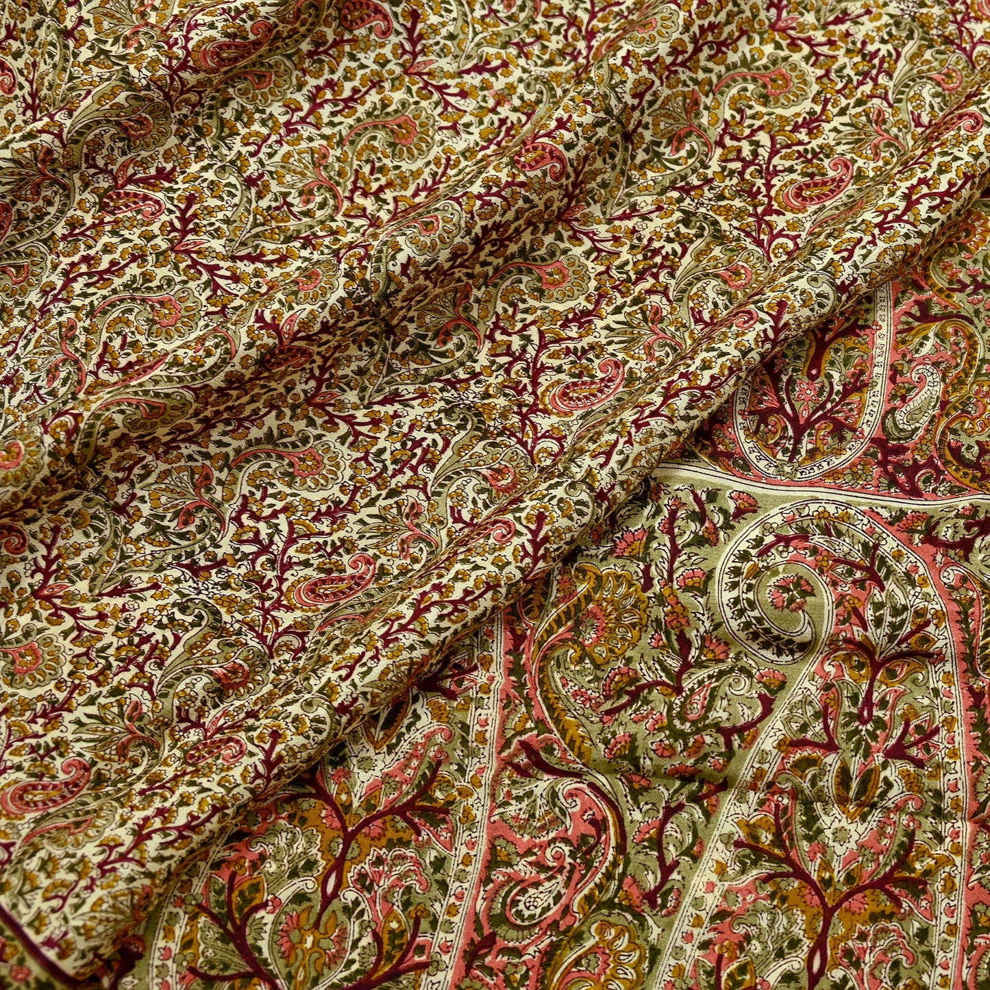 Indian Vintage Sari Beige Pure Silk Printed Saree 6Yards Soft Floral Fabric for Dressmaking, Quilting, Crafting, Sewing, Dress Making
