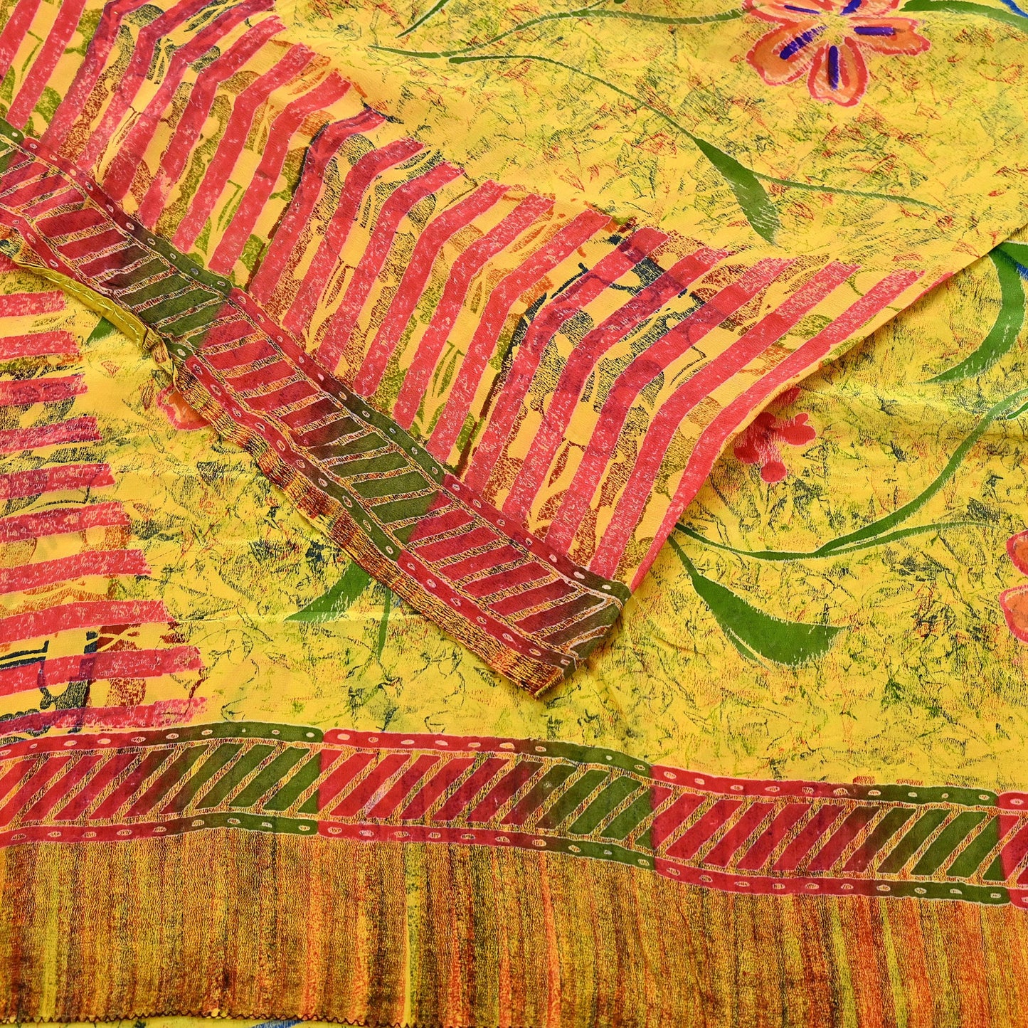 Indian Vintage Saree Yellow Pure Crepe Silk Printed Sari Fabric 5yd Sewing Floral Soft Craft Fabric Wrap Dress making Quilting Upcycle