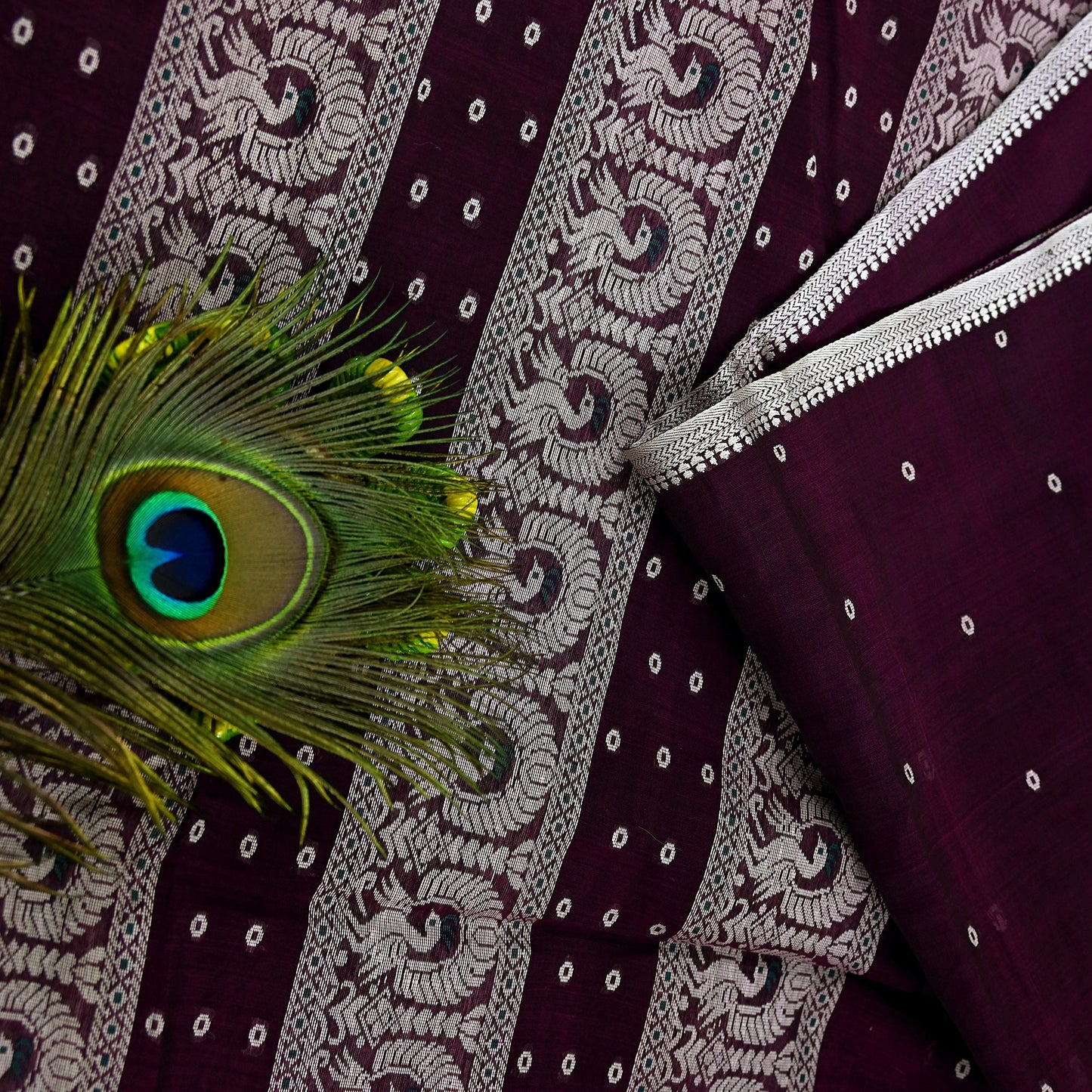 Vintage Handwoven Cotton Sari: Purple Floral Fabric, Ethnic Crafting 5yd