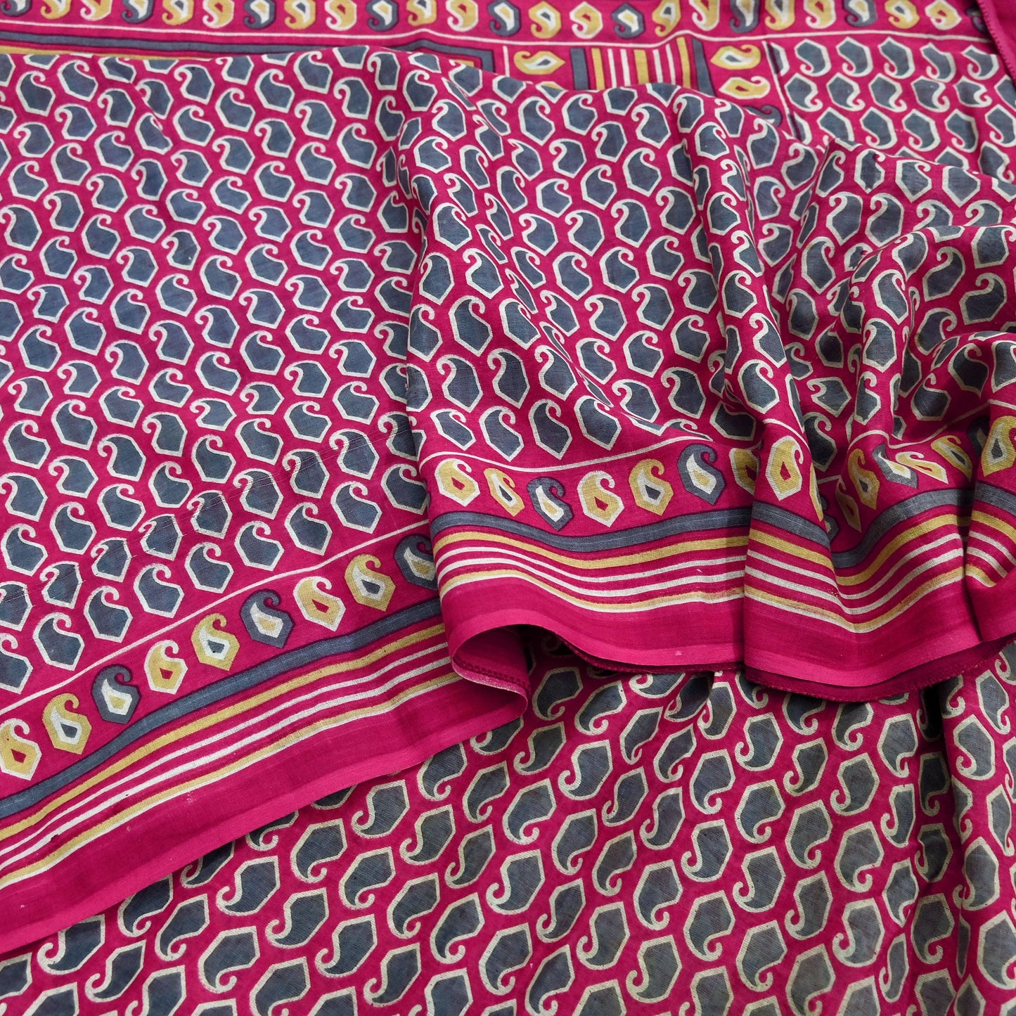 Indian Vintage Sari Pink & Gray Printed 100% Pure Cotton Saree Craft Fabric 5Yd Sewing Sarong Wrap Boho Dress Making Crafting Quilting
