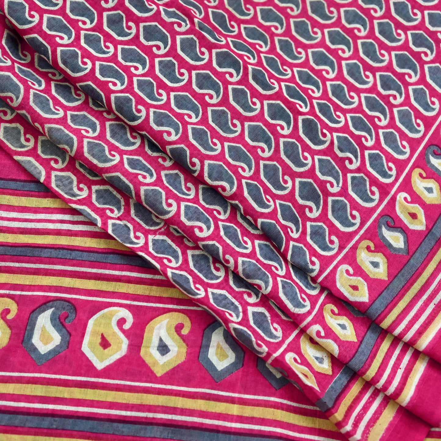 Indian Vintage Sari Pink & Gray Printed 100% Pure Cotton Saree Craft Fabric 5Yd Sewing Sarong Wrap Boho Dress Making Crafting Quilting