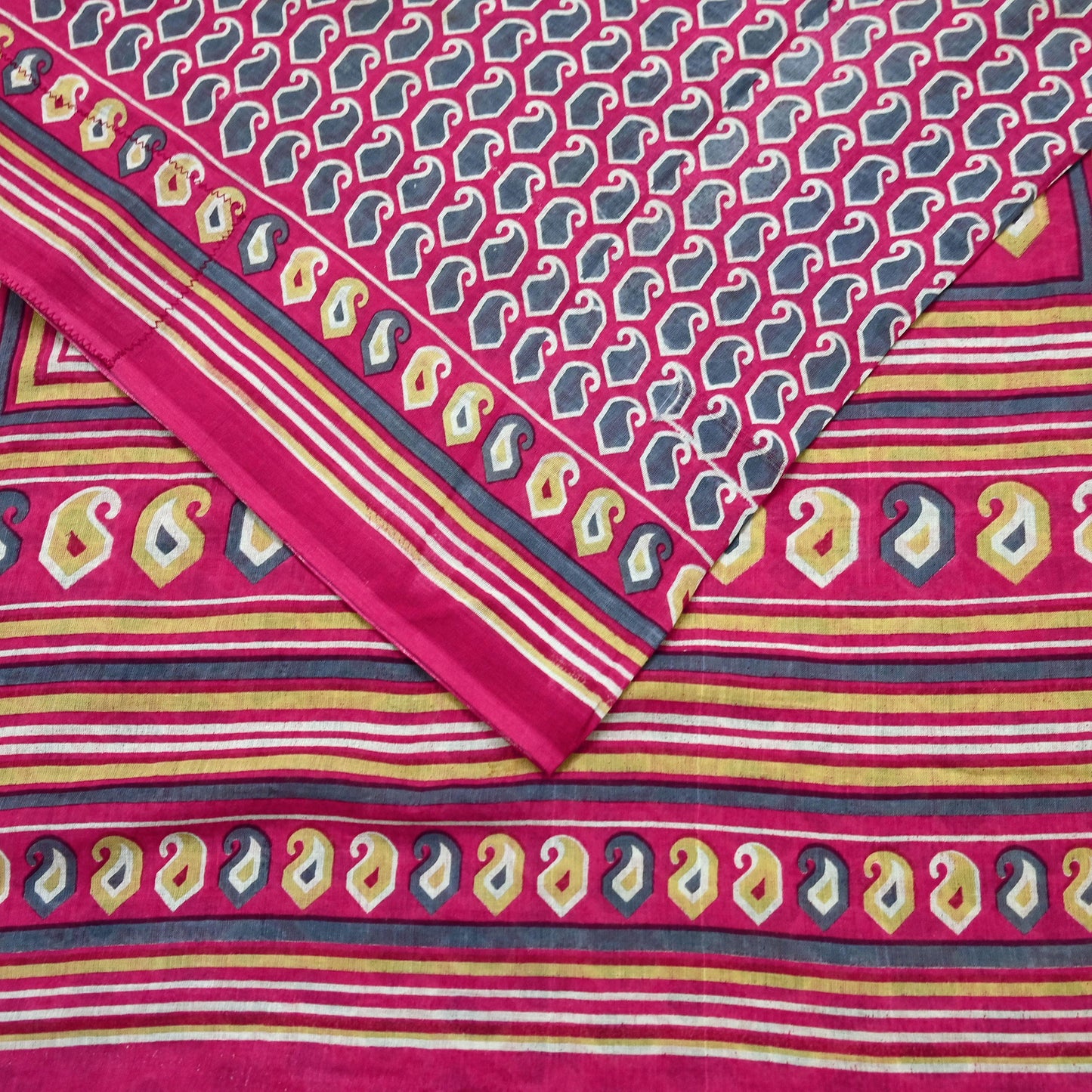Indian Vintage Sari Pink & Gray Printed 100% Pure Cotton Saree Craft Fabric 5Yd Sewing Sarong Wrap Boho Dress Making Crafting Quilting