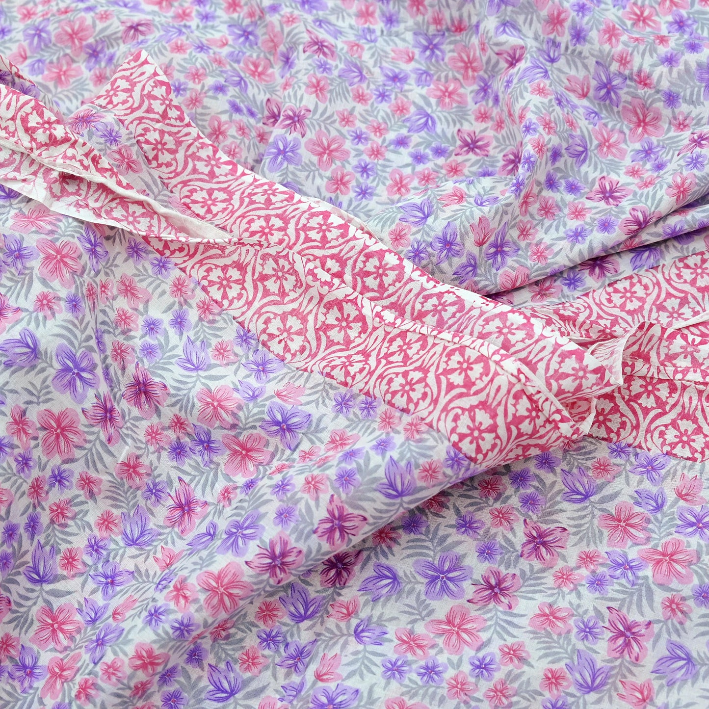 Indian Vintage Sari White & Pink Printed Pure Cotton Sarees Craft Fabric 5Yd Sewing Sarong Wrap Boho Floral Quilting Dress making