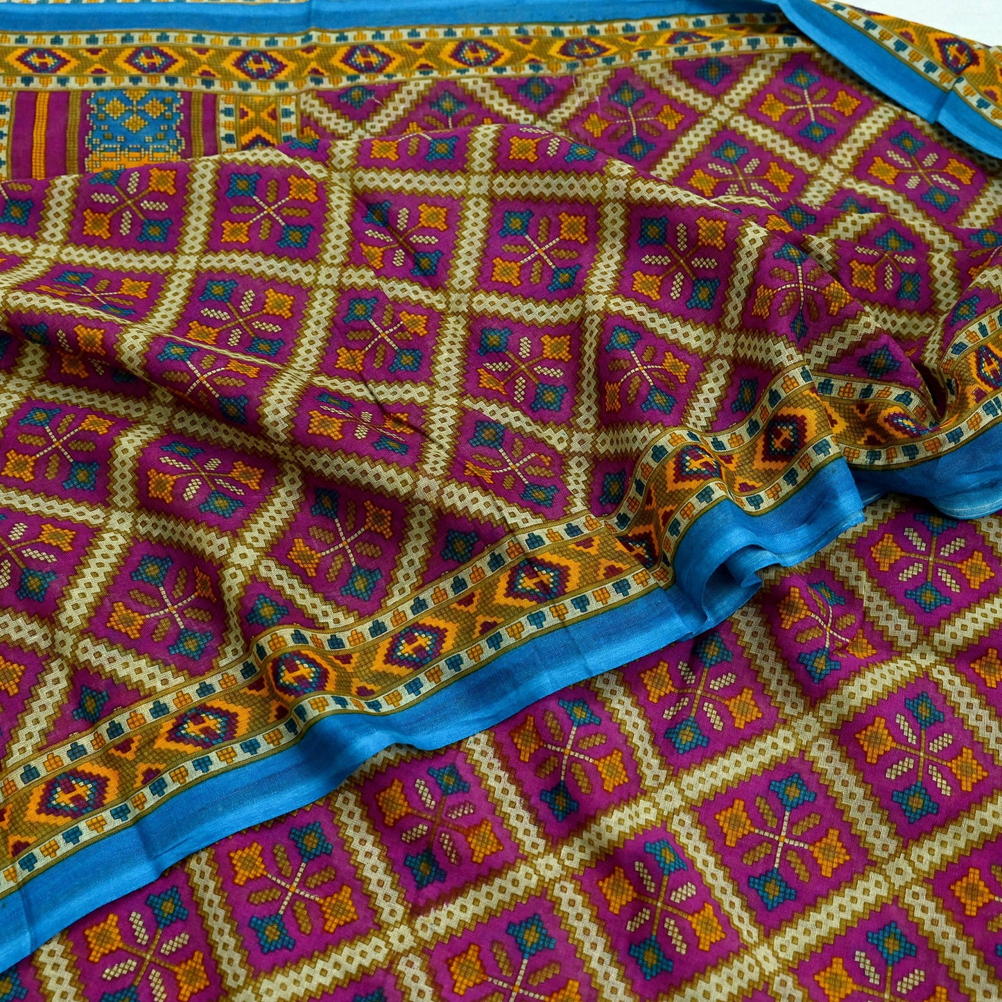 Indian Vintage Sari Purple Printed Pure Cotton Sarees Fabric Floral 5Yd Sarong Wrap Boho Fabric Kimono Dress making Crafting