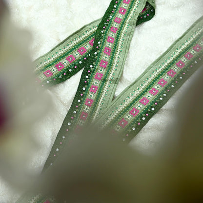 Indian Vintage Sari Border Pure Silk Hand Embroidered crosia 1yd Craft Trim Lace Sewing Sari Ribbon Recycled Dress making Crafting Quilting