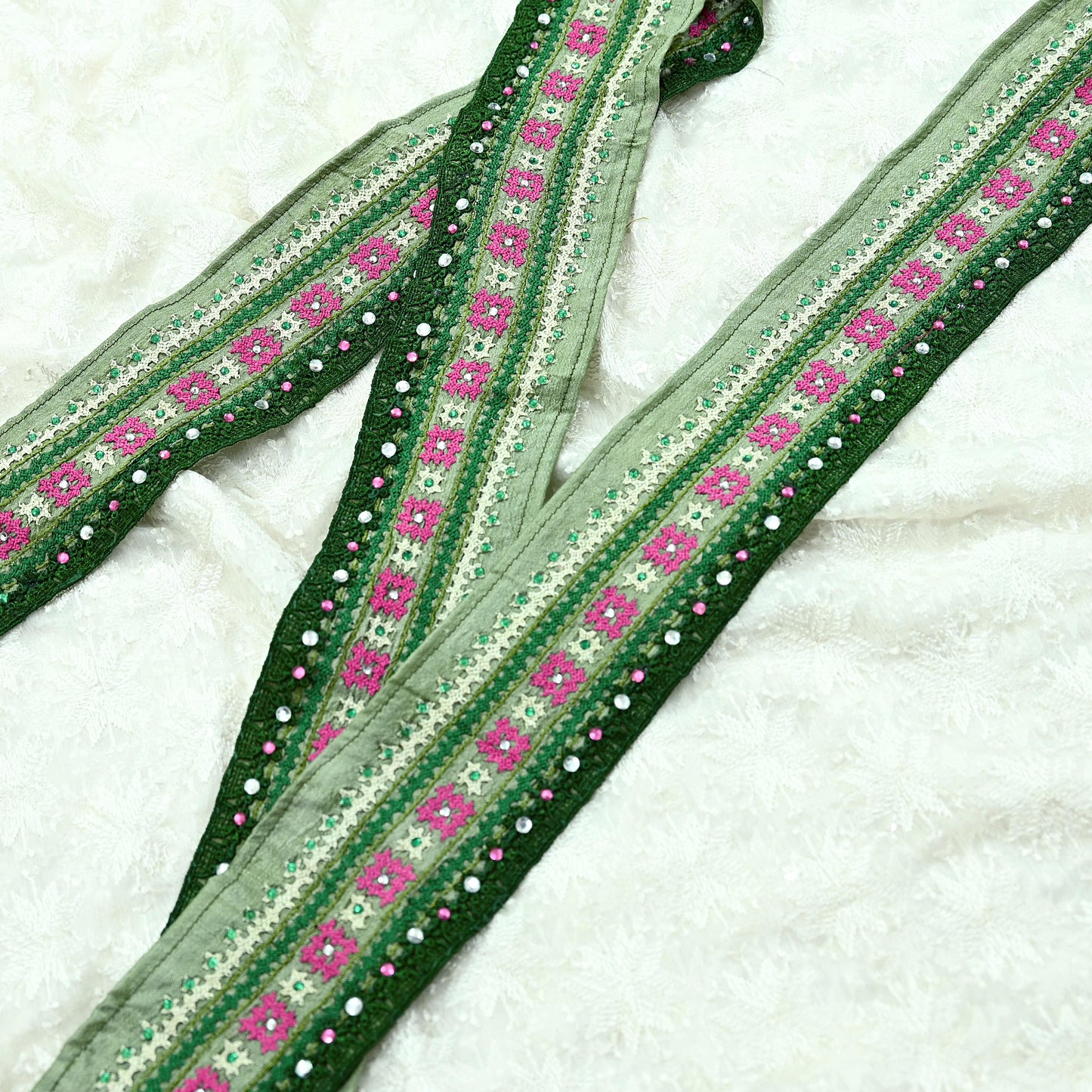 Indian Vintage Sari Border Pure Silk Hand Embroidered crosia 1yd Craft Trim Lace Sewing Sari Ribbon Recycled Dress making Crafting Quilting