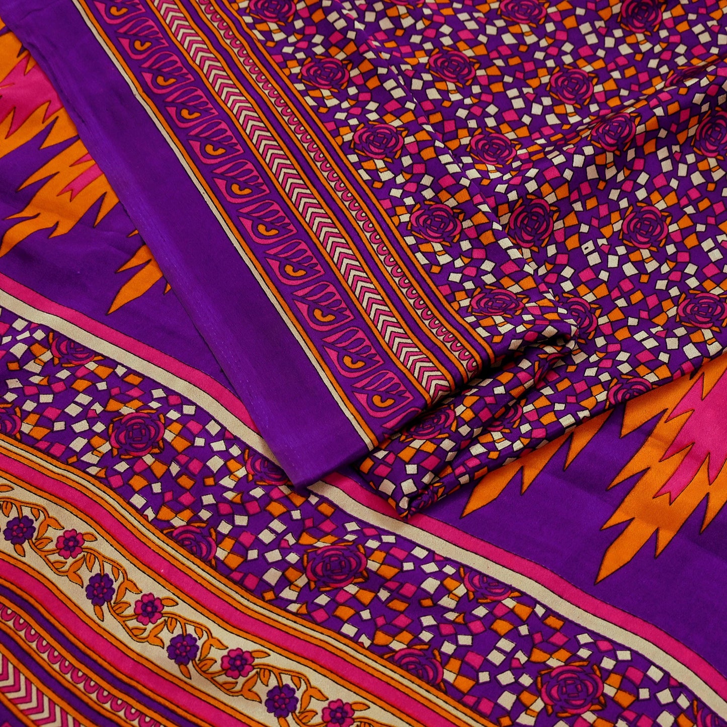 Indian Vintage Purple Moss Crepe Saree Printed Floral Sari Fabric 6 Yards Soft Craft Fabric for Sewing, Dressmaking, Quilting,Upcycling
