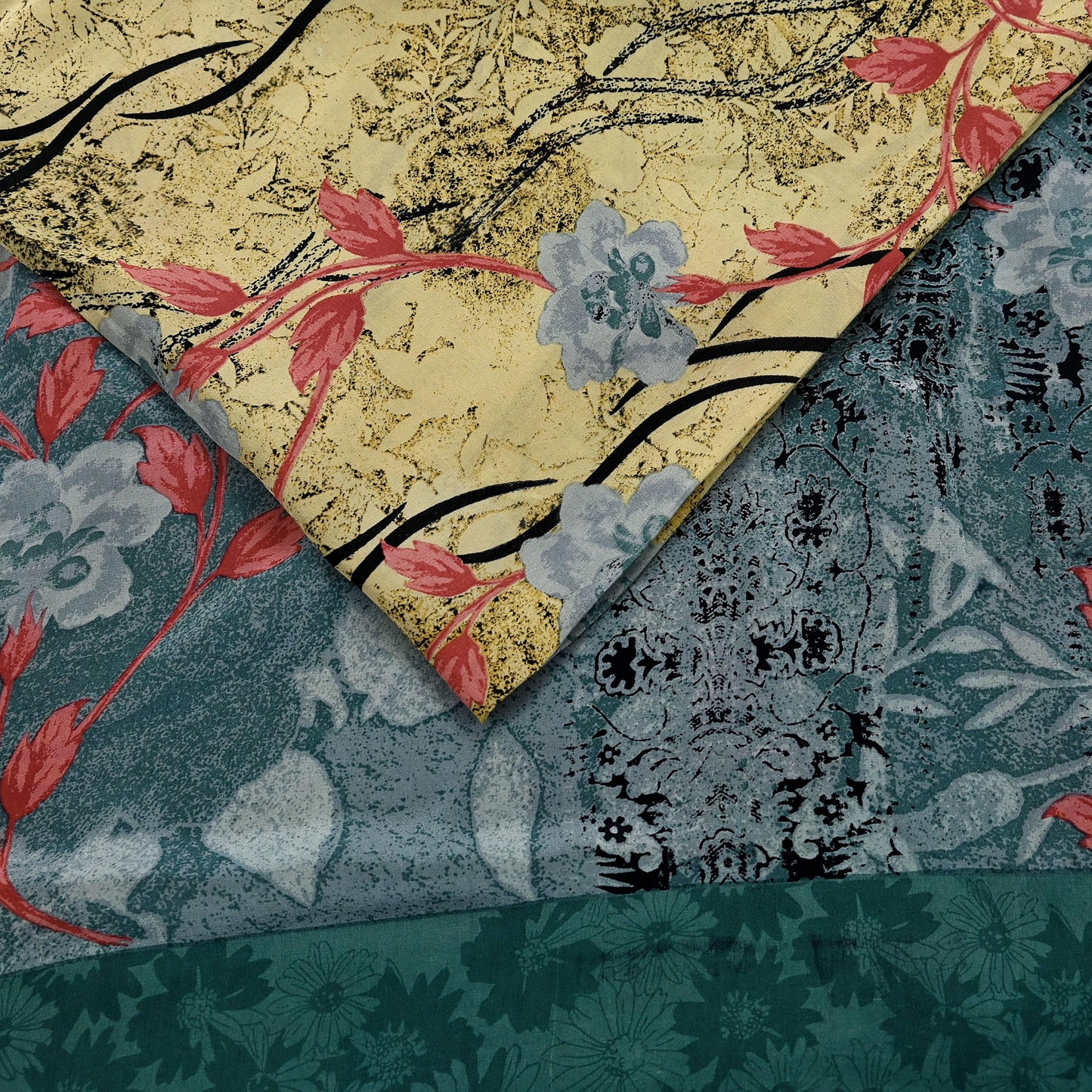 Floral-patterned pure silk fabric.