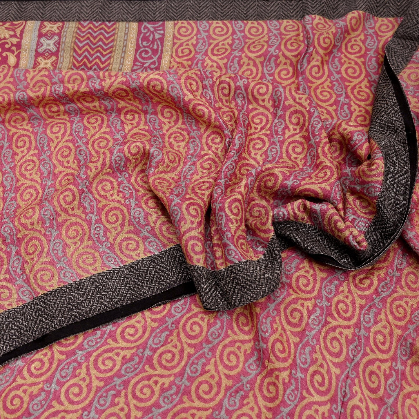 Indian Vintage Saree Pink & Beige Pure Woolen Woven Printed Sari Soft Warm Fabric 5Yard Floral Woven Border