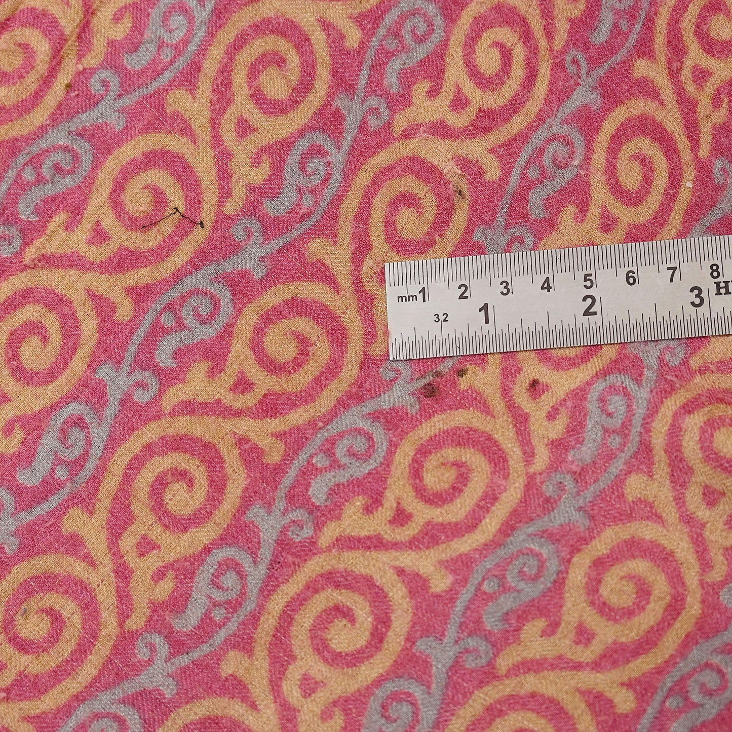 Indian Vintage Saree Pink & Beige Pure Woolen Woven Printed Sari Soft Warm Fabric 5Yard Floral Woven Border