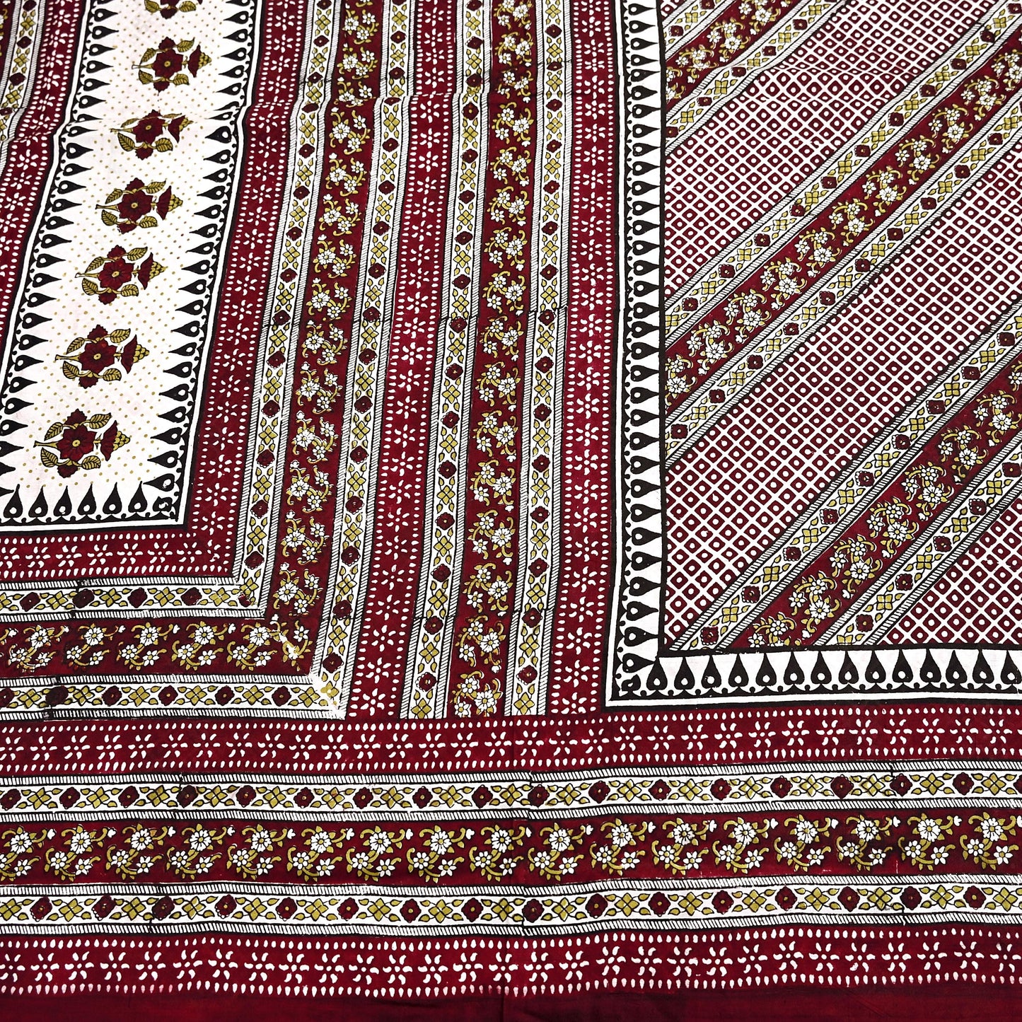 Indian Vintage Sari Maroon & Ivory 100% Pure Silk Printed Sarees 5yd Craft Fabric Sewing Dress Making Floral Quilting Crafting Upcycle Used