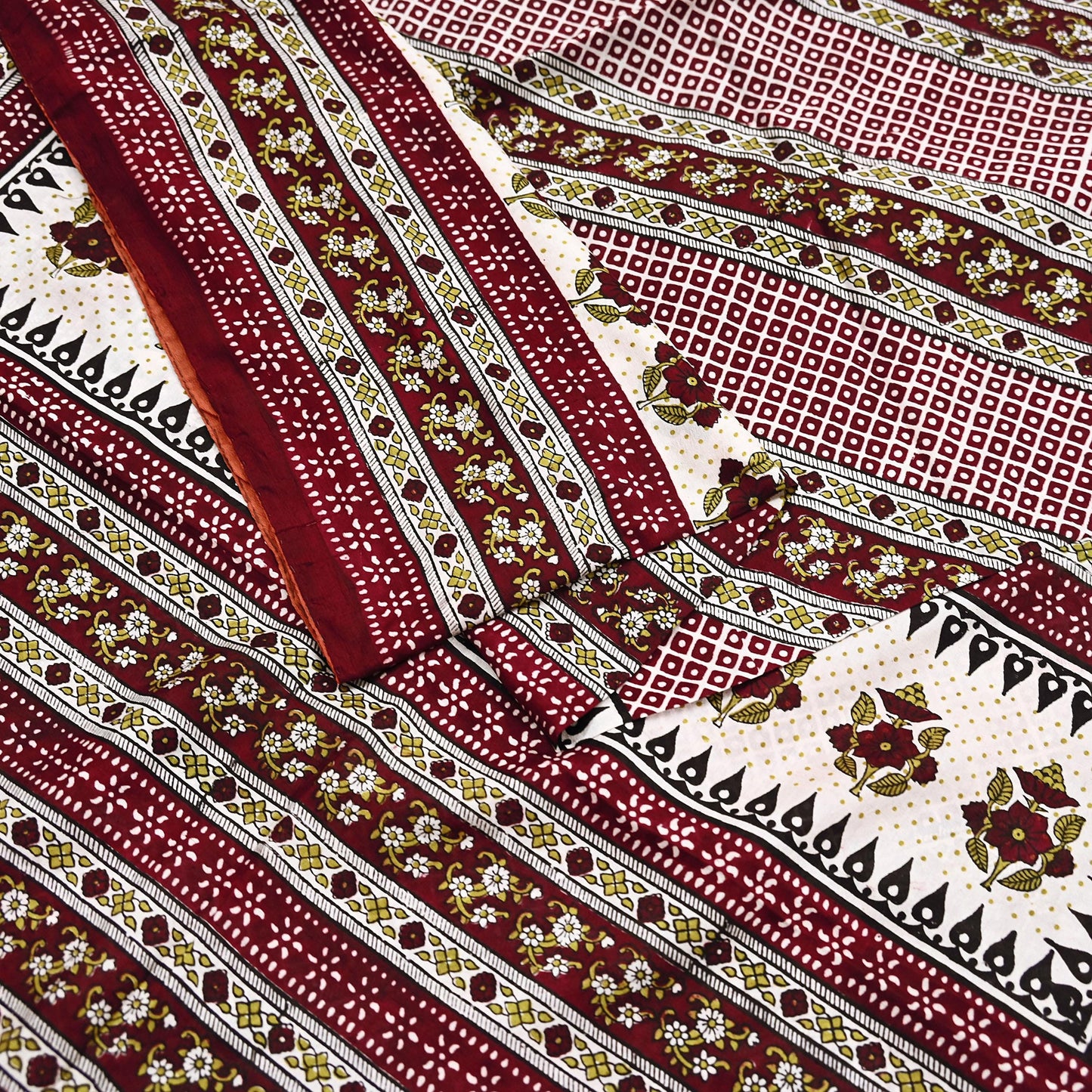 Indian Vintage Sari Maroon & Ivory 100% Pure Silk Printed Sarees 5yd Craft Fabric Sewing Dress Making Floral Quilting Crafting Upcycle Used
