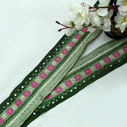 Indian Vintage Sari Border Pure Silk Hand Embroidered crosia 1yd Craft Trim Lace Sewing Sari Ribbon Recycled Dress making Crafting Quilting