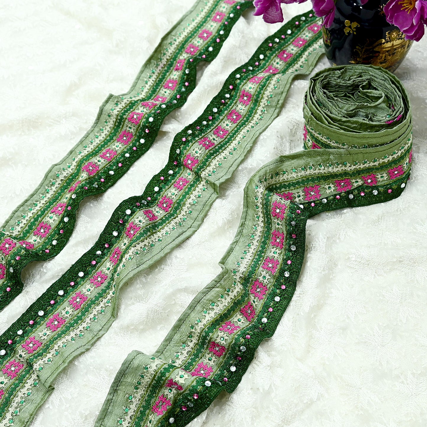 Indian Vintage Sari Border Pure Silk Hand Embroidered crosia 1yd Craft Trim Lace Sewing Sari Ribbon Recycled Dress making Crafting Quilting