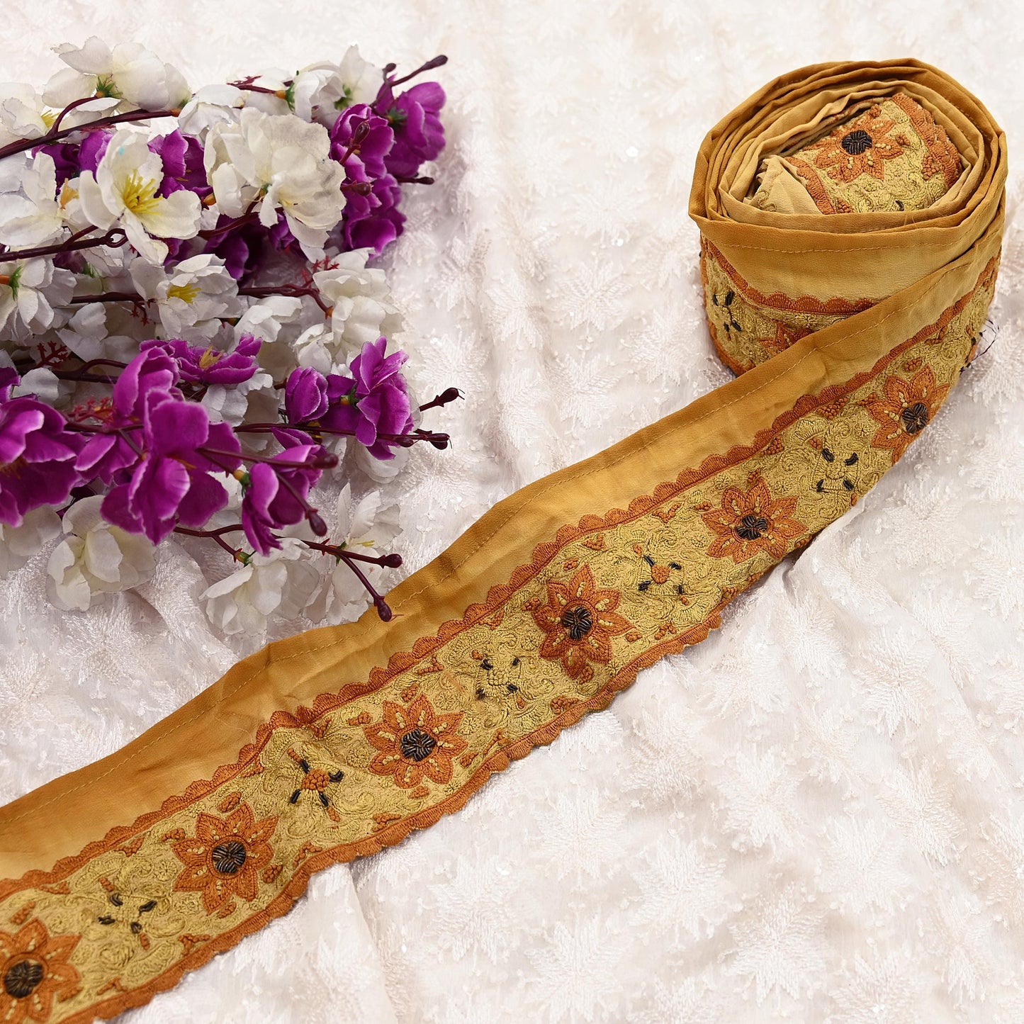 Indian Vintage Sari Border Hand Embroidered Craft Trim Lace Sewing Sari Ribbon Pure Crepe silk 1yd For Dress Making Designing Zari