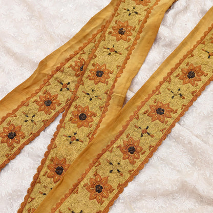 Indian Vintage Sari Border Hand Embroidered Craft Trim Lace Sewing Sari Ribbon Pure Crepe silk 1yd For Dress Making Designing Zari