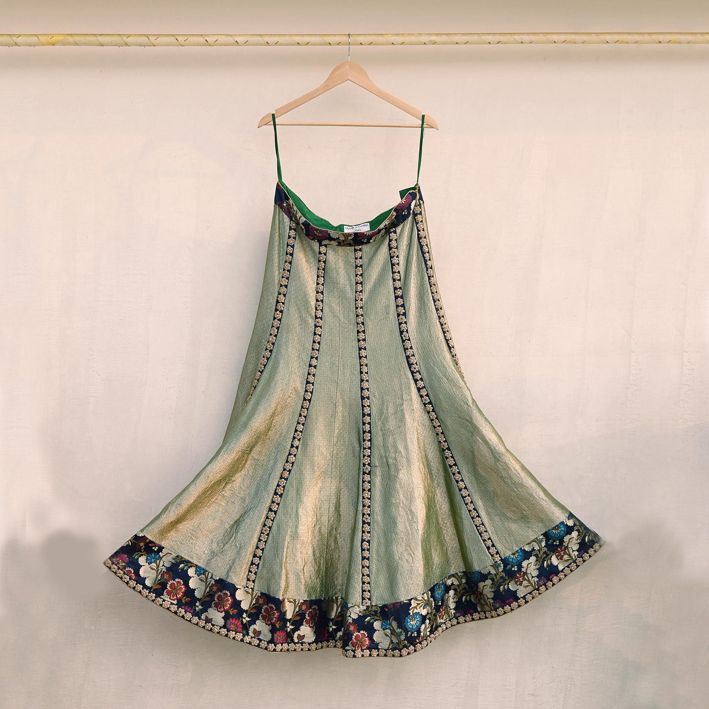 Indian Pre-owned Green Pure Tissue Silk Hand Embroidered Lehenga/Skirt Designer By Anamika Khanna Bridal Wear Zardozi/ Dabka Bollywood skirt