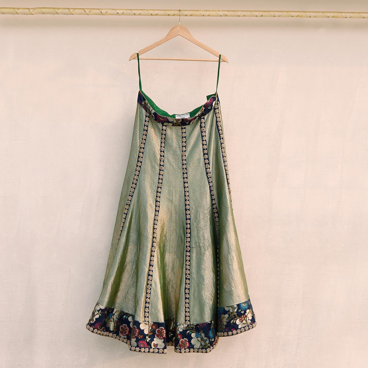 Indian Pre-owned Green Pure Tissue Silk Hand Embroidered Lehenga/Skirt Designer By Anamika Khanna Bridal Wear Zardozi/ Dabka Bollywood skirt
