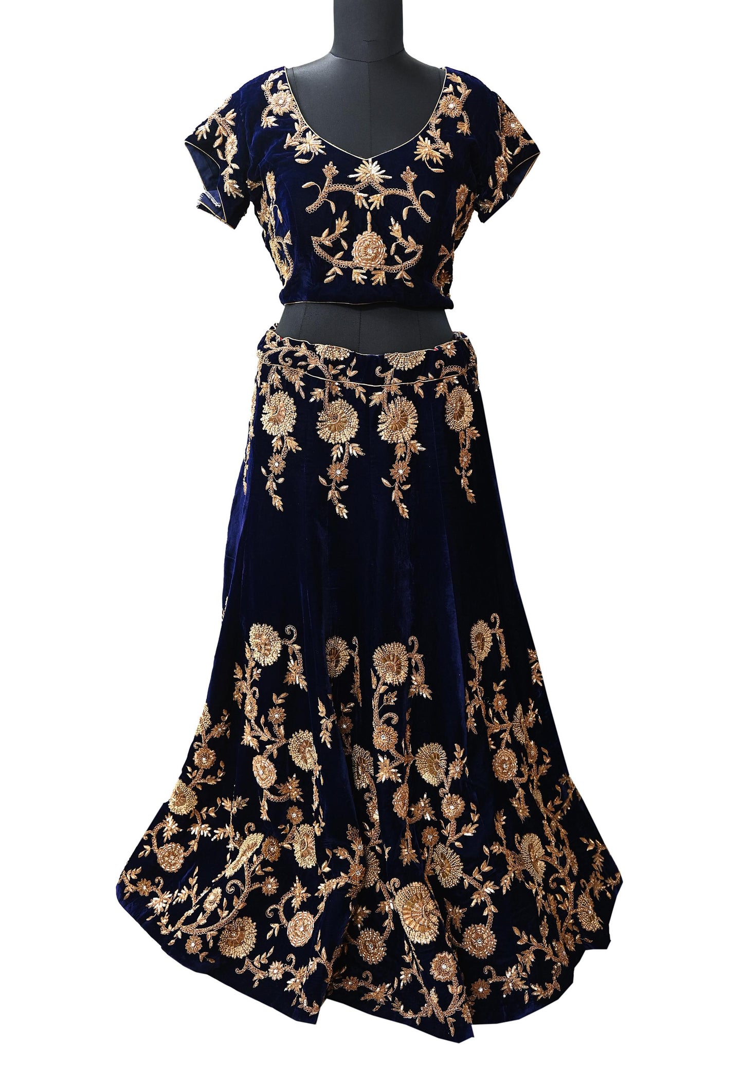 Indian Pre-owned Heavy Blue & Peach Velvet/Net Hand Embroidered Lehenga 3pcs Set By Designer Sabyasachi Bridal Wear With Padded Blouse