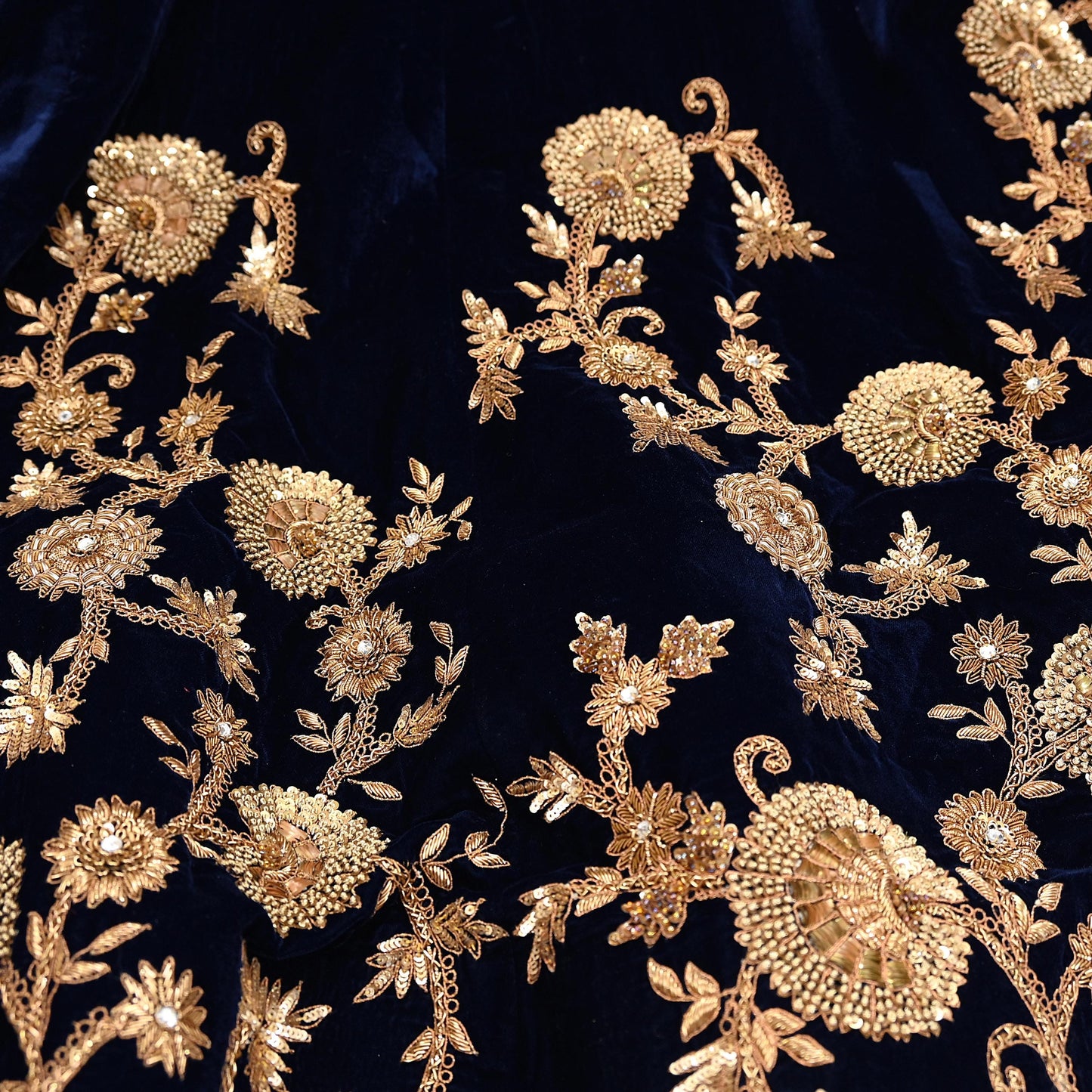 Indian Pre-owned Heavy Blue & Peach Velvet/Net Hand Embroidered Lehenga 3pcs Set By Designer Sabyasachi Bridal Wear With Padded Blouse