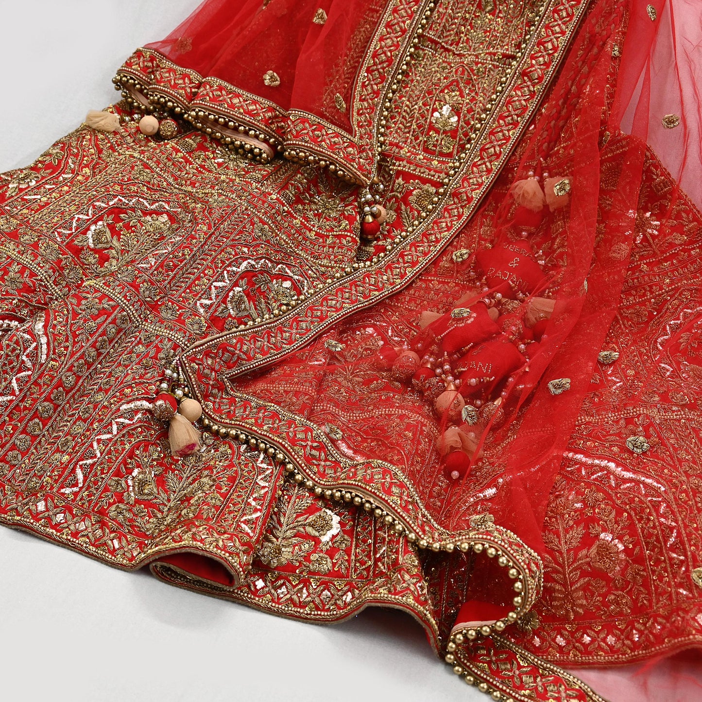 Indian Heavy Wedding Red Raw Silk/Net Hand Embroidered Lehenga 2pcs Set By Designer Sabyasachi Bridal Wear