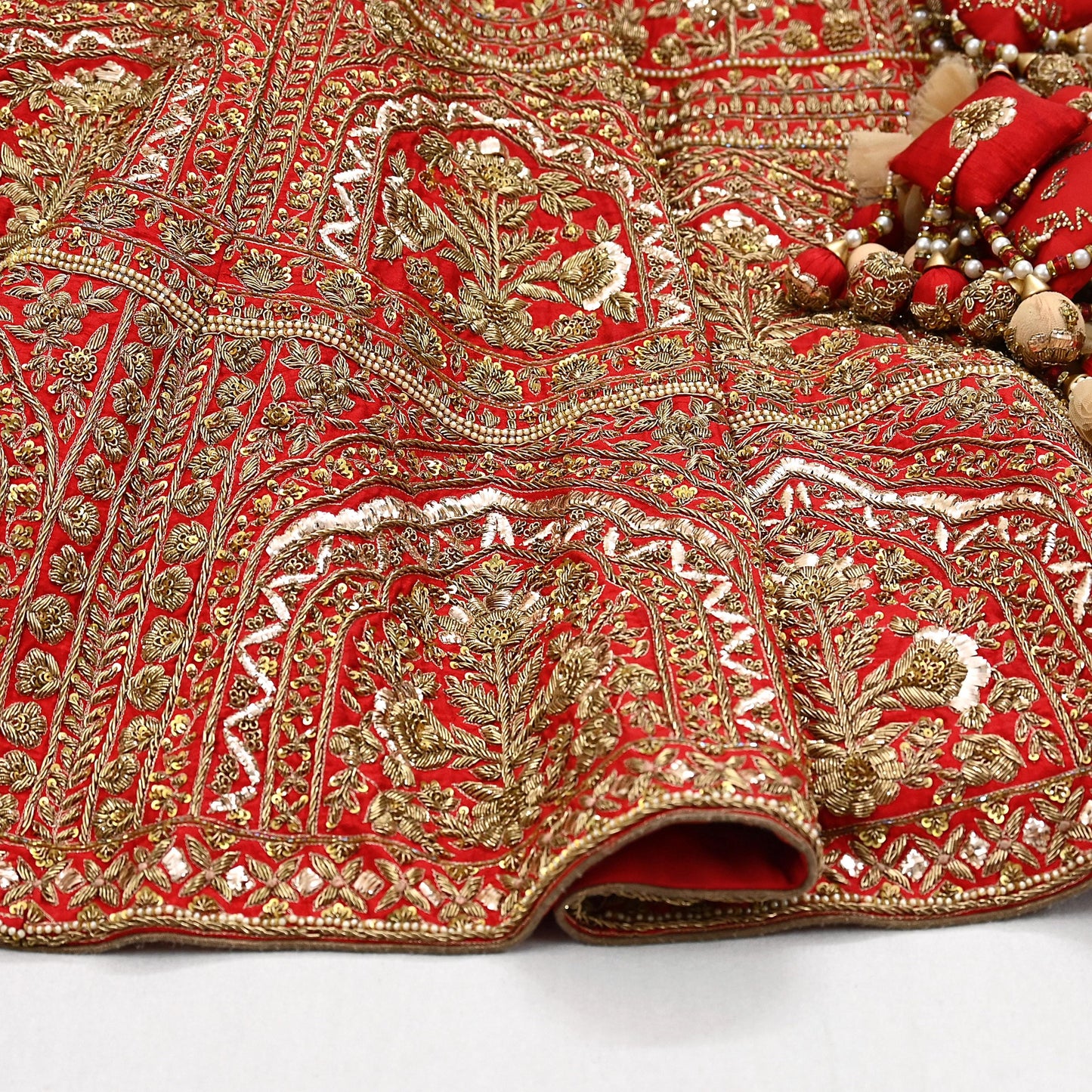 Indian Vintage Heavy Red Raw Silk Hand Embroidered semi stitched Lehenga/Skirt By Designer Sabyasachi Bridal Wear Dabka/ Zardozi