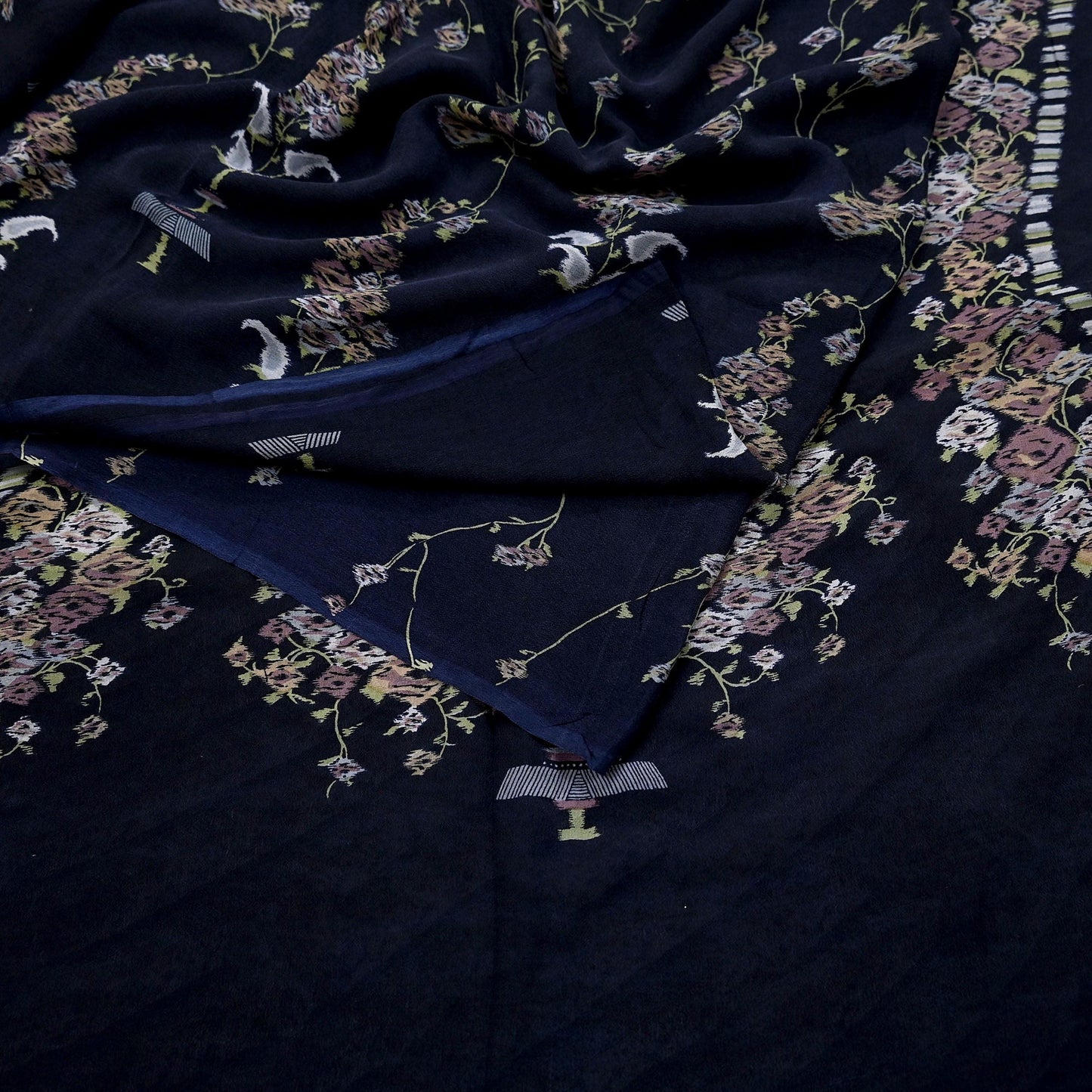 Indian Vintage Sari Gray & Blue Pure Silk Printed Saree 5yd Craft Fabric Sewing Floral Soft Dress Making Wrap used Quilting Crafting Upcycle