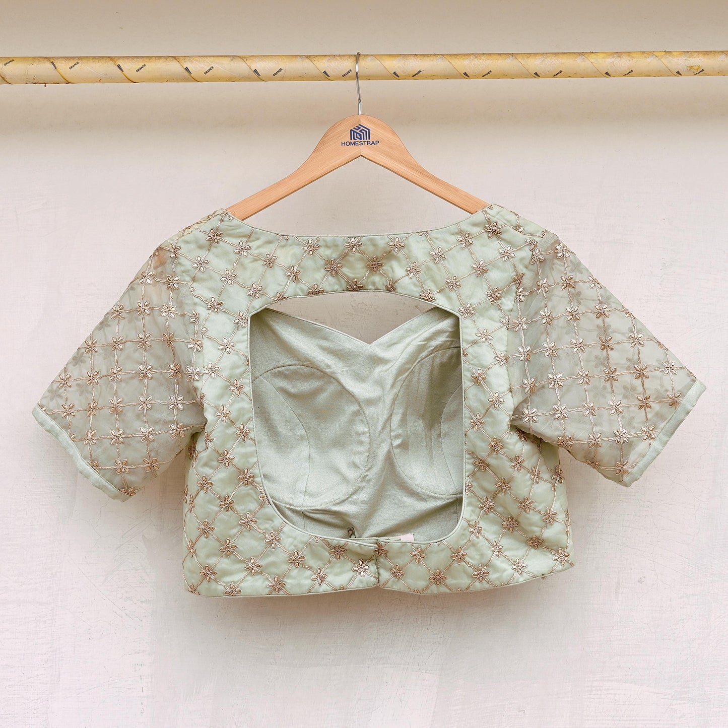 Indian Pre-owned Green Pure Organza Silk Hand Embroidered By Designer Abu Jani Blouse/Top/Crop 36 Size Party wear Bollywood