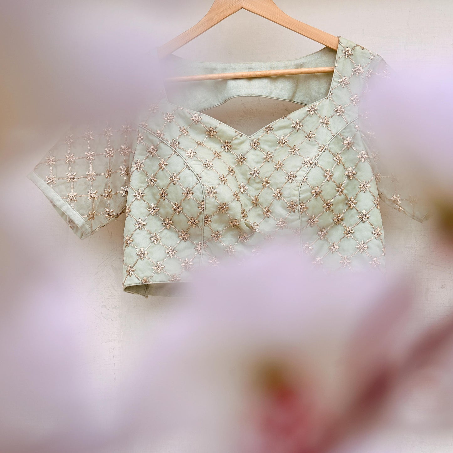 Indian Pre-owned Green Pure Organza Silk Hand Embroidered By Designer Abu Jani Blouse/Top/Crop 36 Size Party wear Bollywood