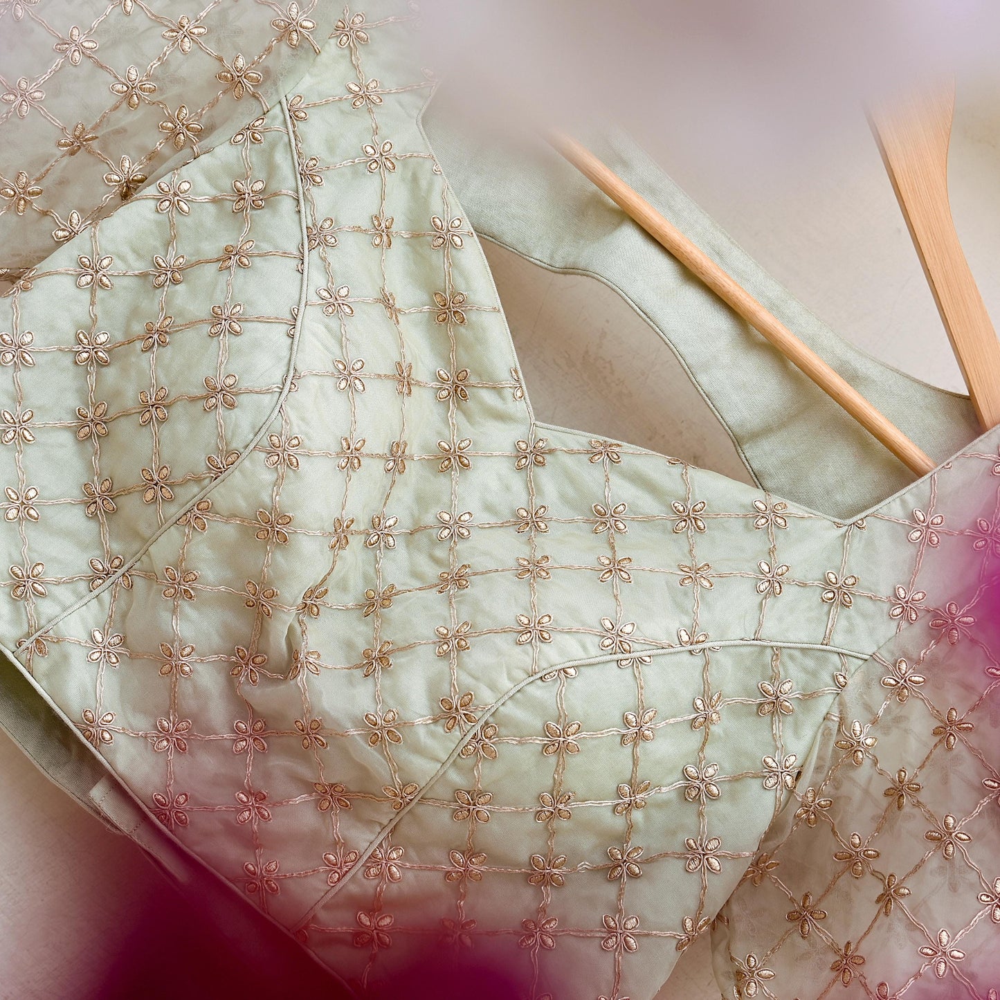 Indian Pre-owned Green Pure Organza Silk Hand Embroidered By Designer Abu Jani Blouse/Top/Crop 36 Size Party wear Bollywood