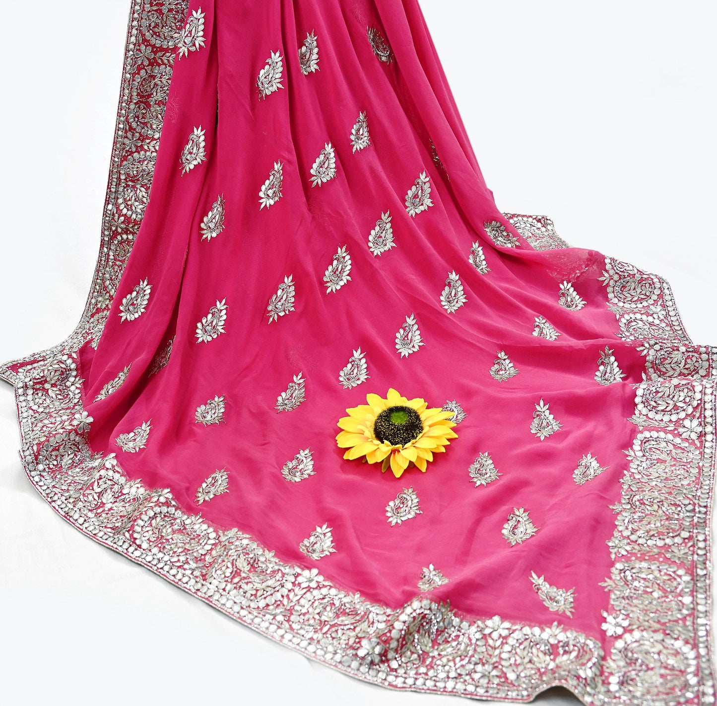 Indian Pre-owned Heavy Sari Pink Pure Georgette Silk Hand Embroidered Sarees Designer Abu Jani 5Yd Sewing Ethnic Sarees