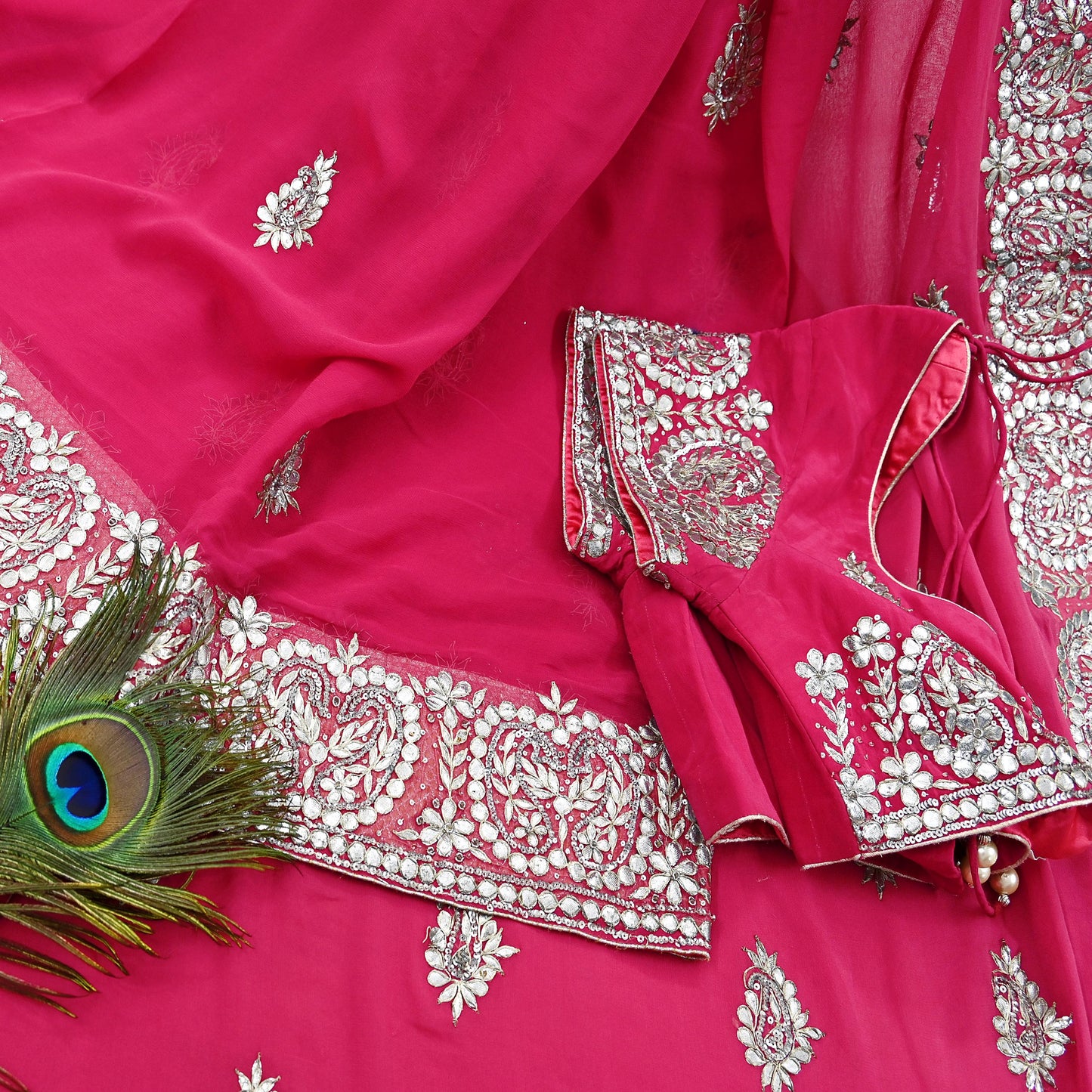 Indian Pre-owned Heavy Sari Pink Pure Georgette Silk Hand Embroidered Sarees Designer Abu Jani 5Yd Sewing Ethnic Sarees