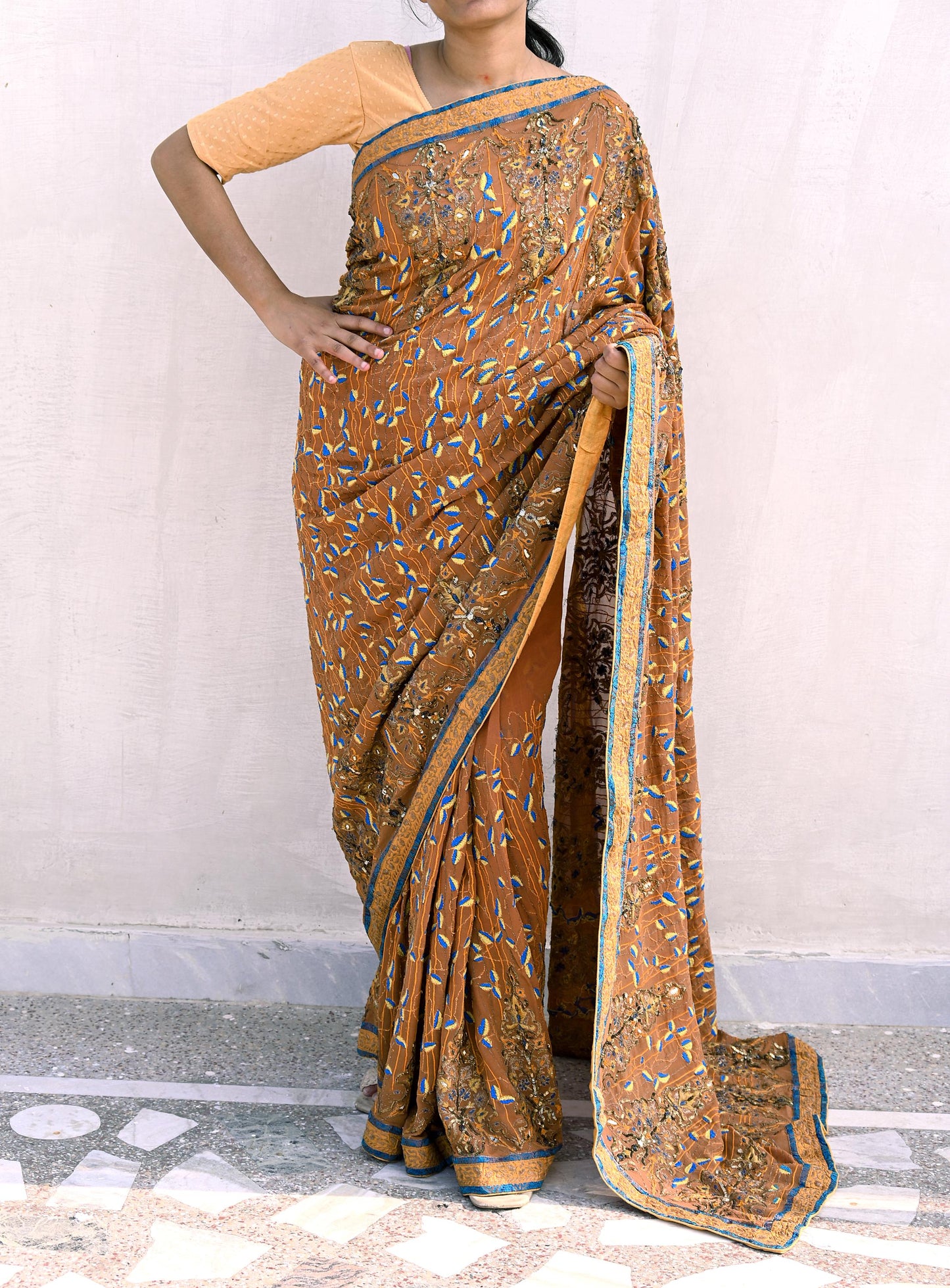 Indian Pre-owned Heavy Sari Brown Pure Georgette Silk Hand Embroidered Kantha Sarees Designer Abu Jani 6Yd Sewing Ethnic Sarees