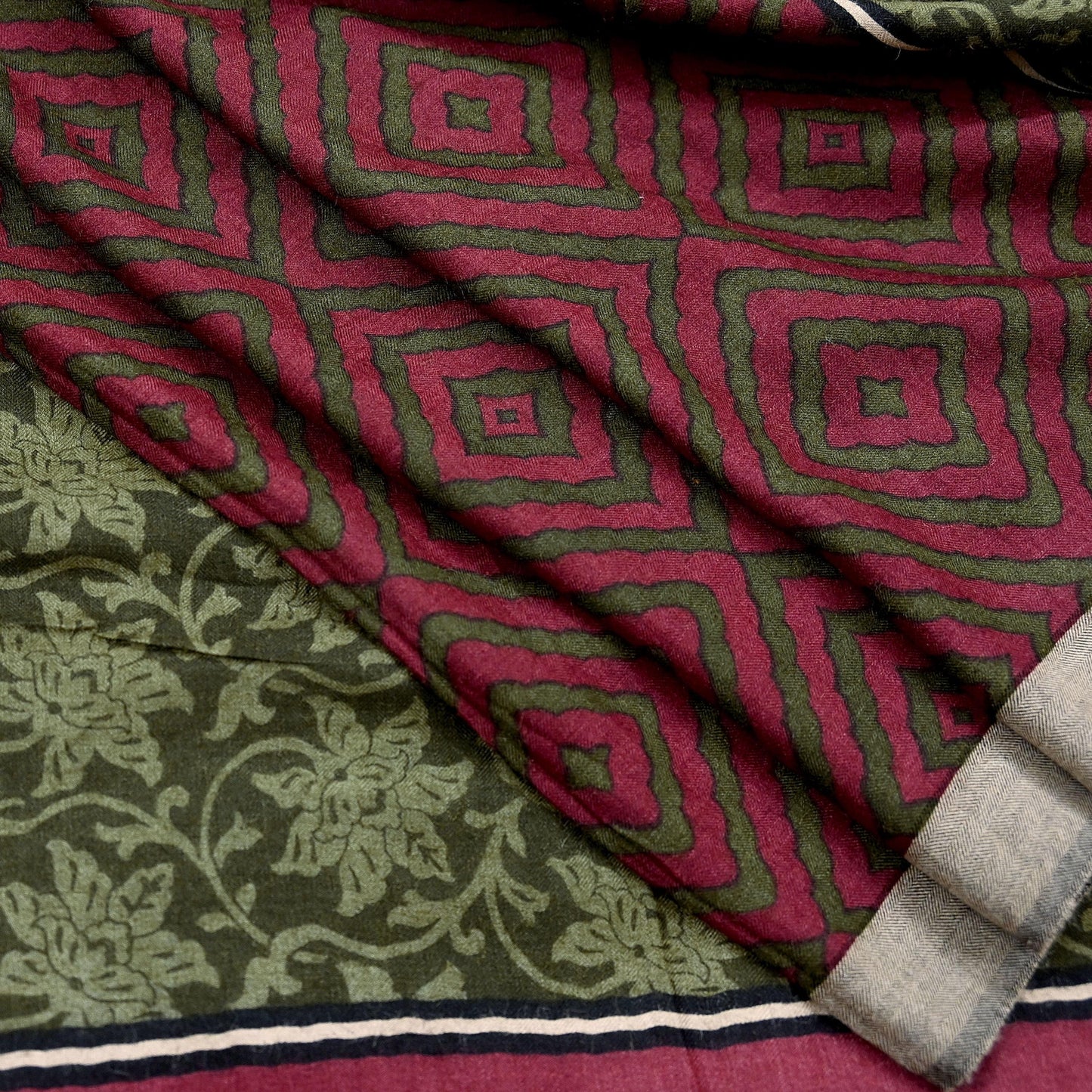 Indian Women Vintage Green & Maroon Long Stole Pure Woolen Scarf Dupatta Scarves Printed Sarong Wrap Veil Hijab Shawl Soft