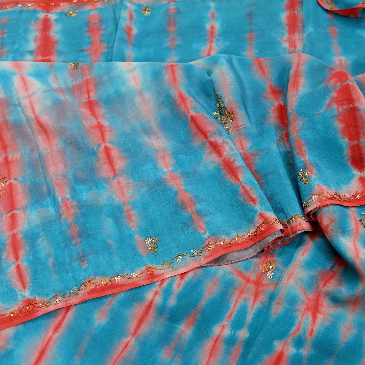 Indian Vintage Saree Blue & Red Pure Crepe Silk Hand Embroidered Tie-Dye Sari Fabric 5yard Sewing Craft Fabric Ethnic Dressmaking Crafting