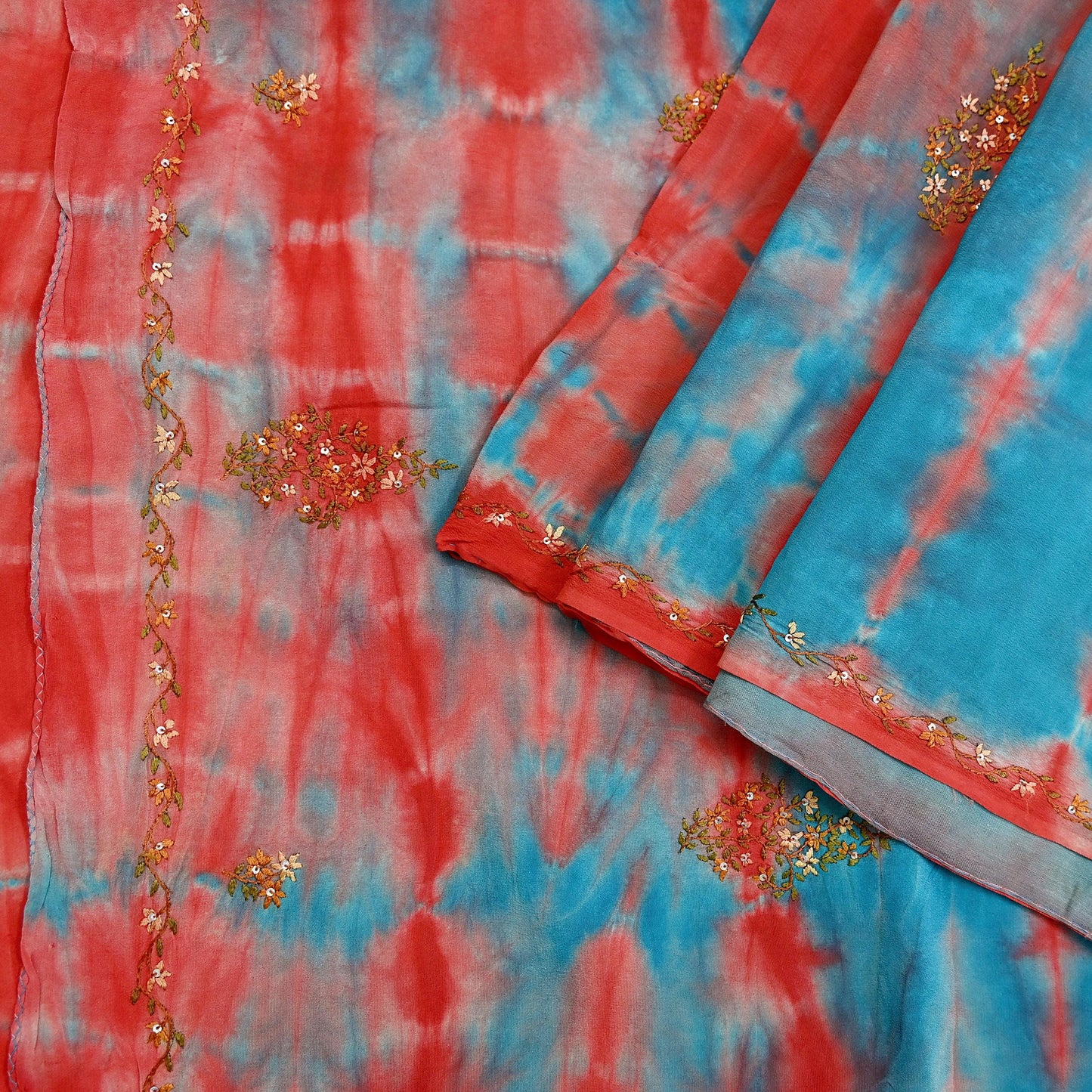 Indian Vintage Saree Blue & Red Pure Crepe Silk Hand Embroidered Tie-Dye Sari Fabric 5yard Sewing Craft Fabric Ethnic Dressmaking Crafting