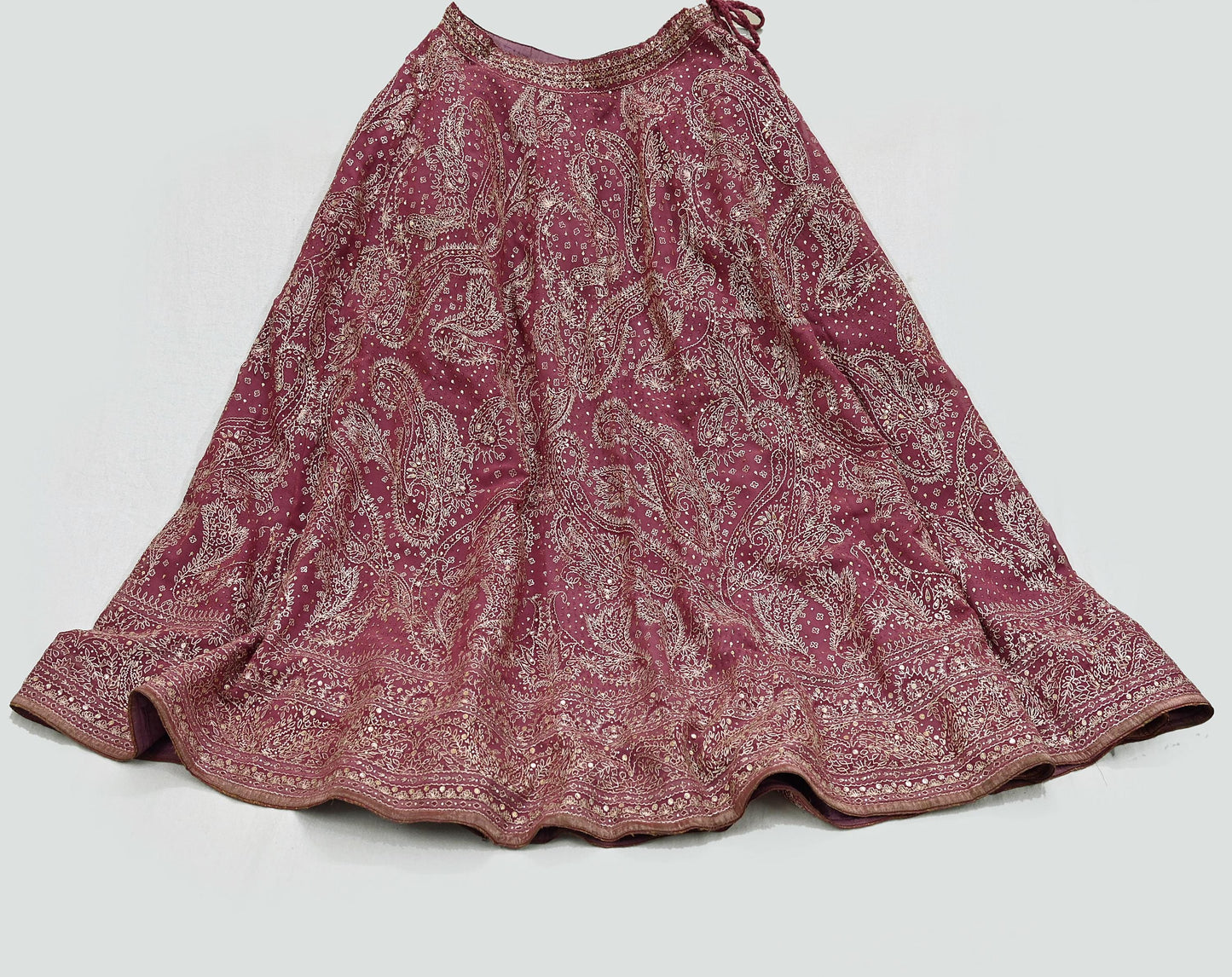 Indian Pre-owned Onion pink Pure Georgette Silk Hand Embroidered Ritu Kumar Designer Lehenga/Skirt Ethnic Bollywood Party Wear